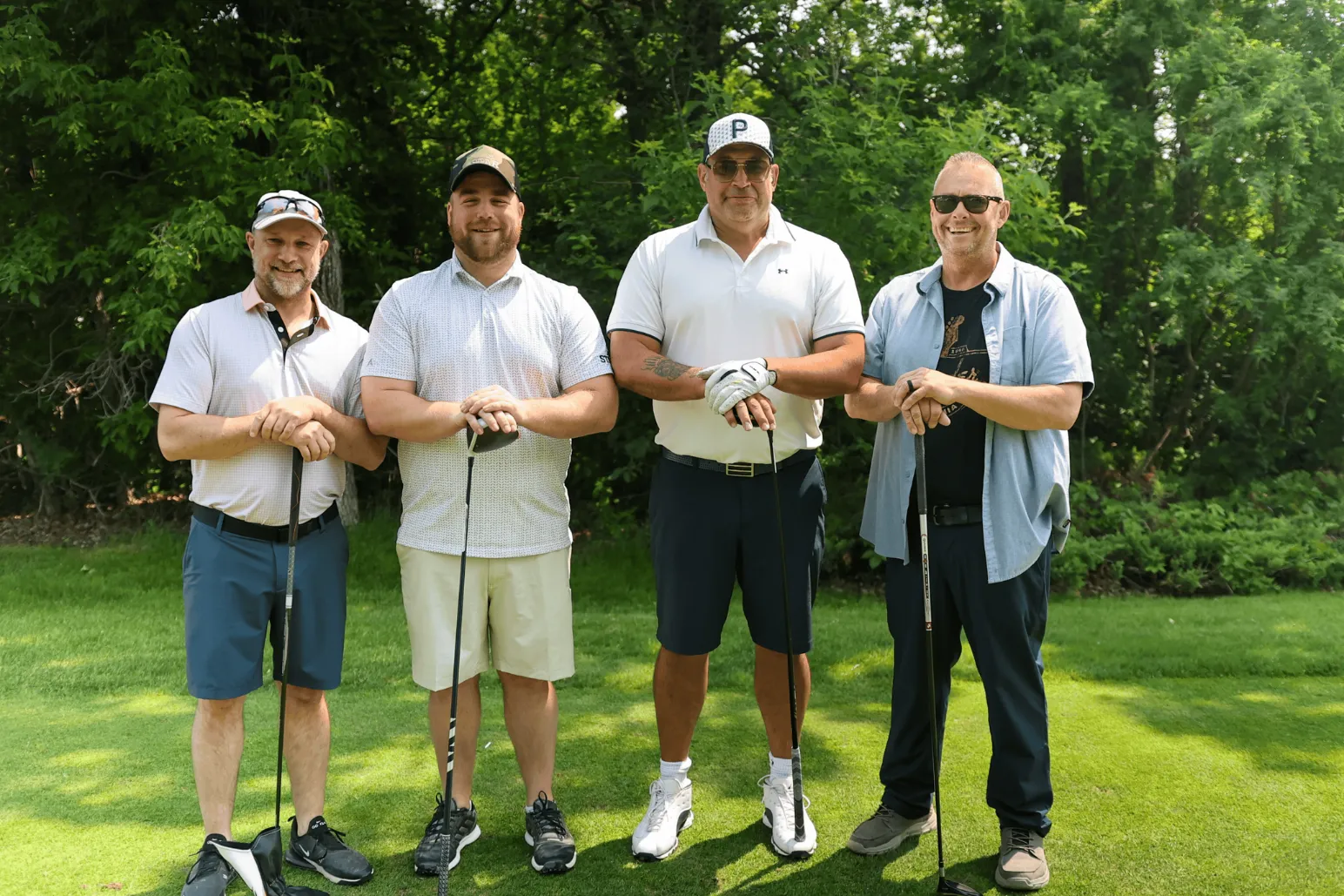 Group photo at Merit Manitoba golf tournament with construction industry members