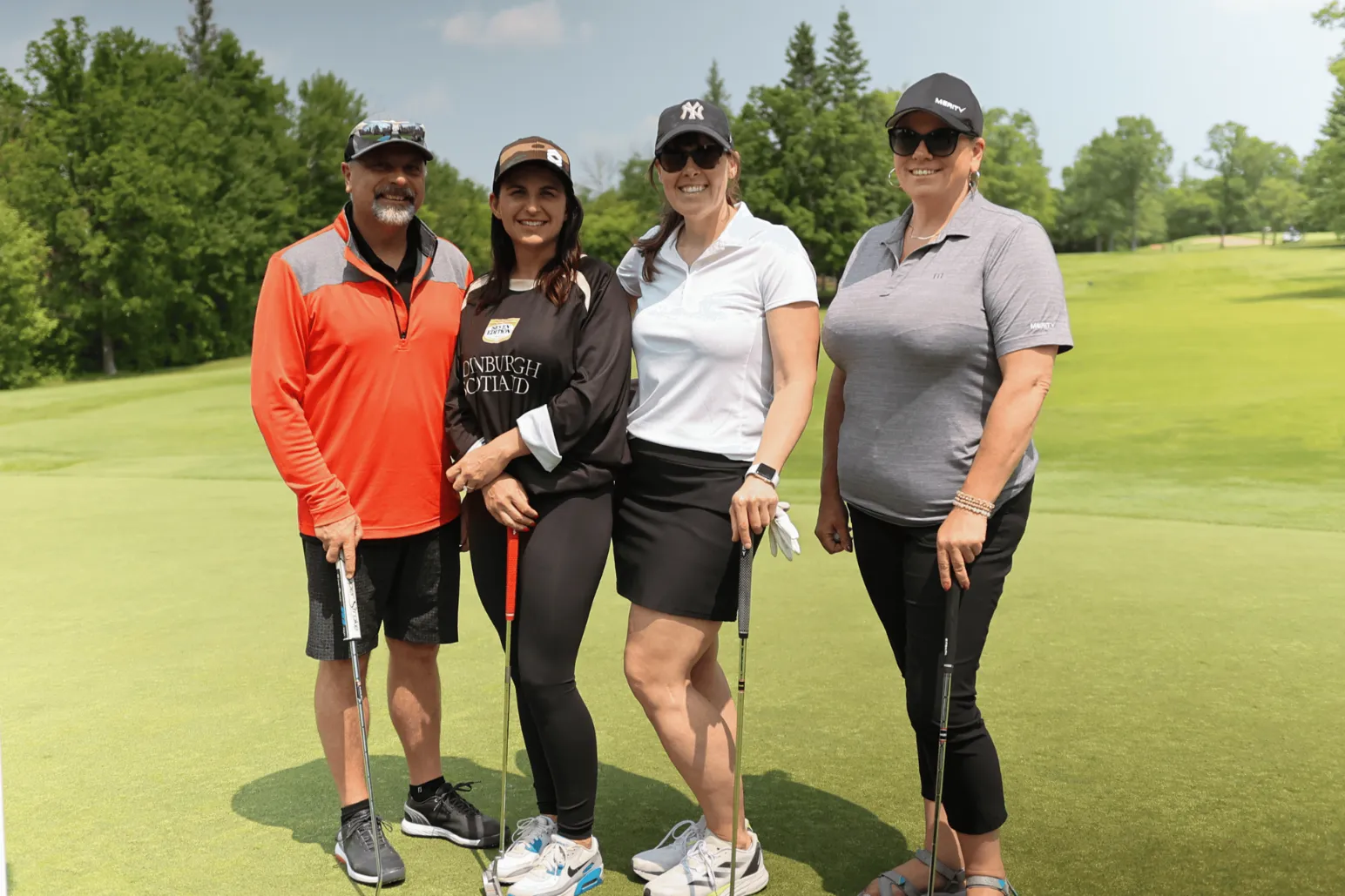 Construction industry networking at Merit Manitoba golf tournament