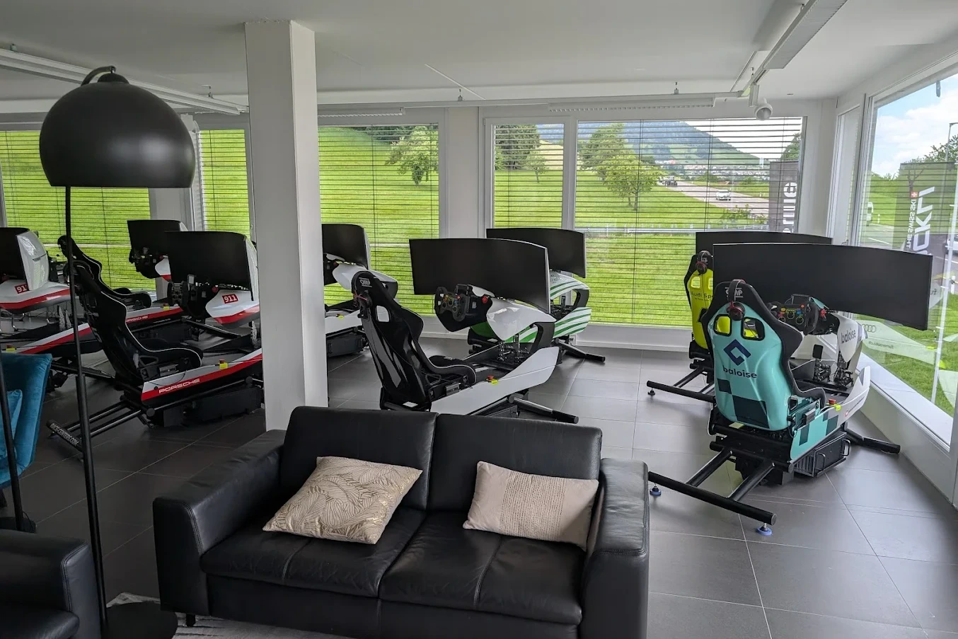 First Racing Lounge