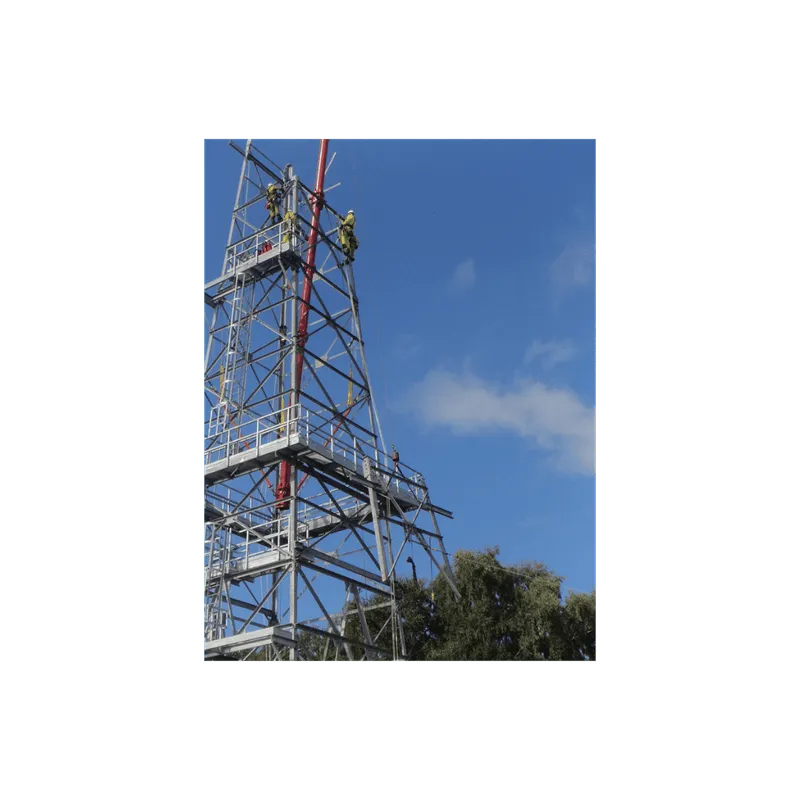 During rehearsal at Wagenborg Foxdrill, Conbit’s floating gin pole undergoes load testing, validating its capability to safely disassemble offshore towers with lifting gantries.