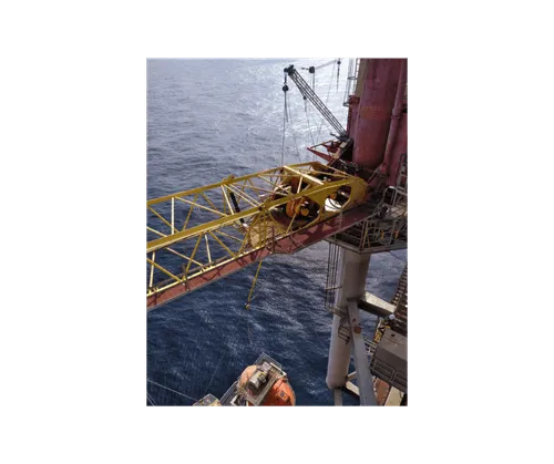 Overview picture of the temporary lifting system that is used to replace the offshore crane cabin on the Seatrax Series 72 crane.