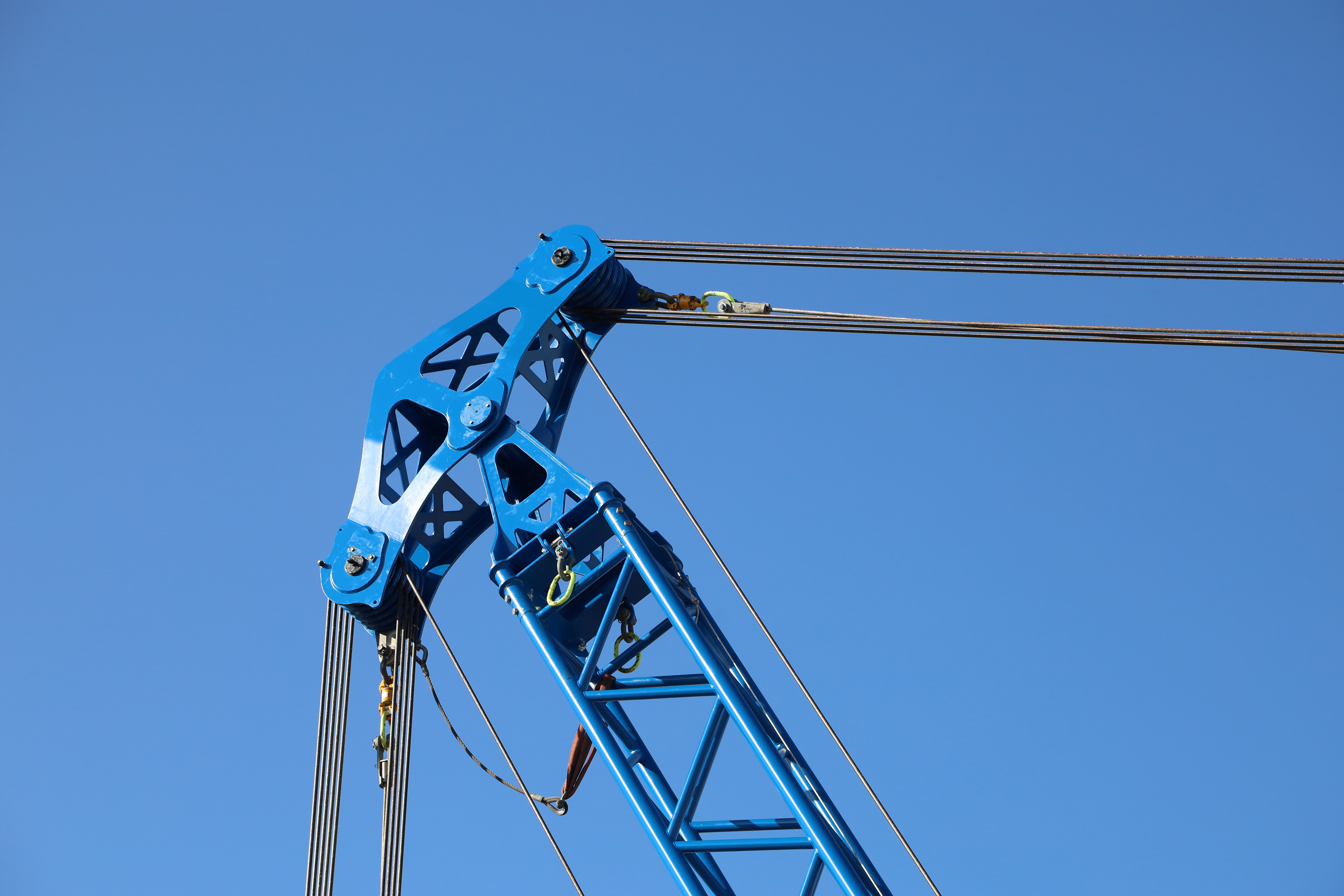Conbit's specially designed tilt head of the SL900