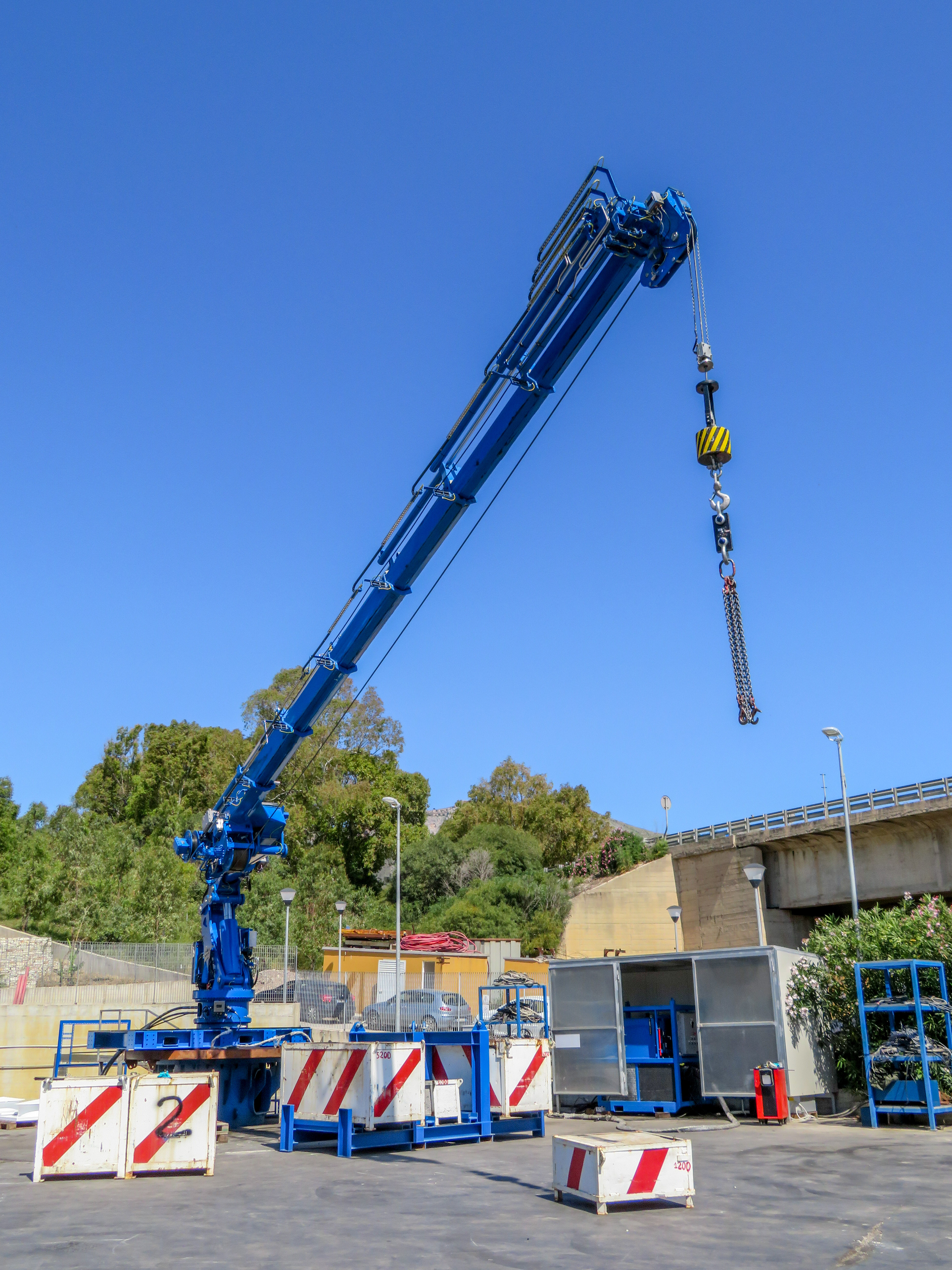 Load testing Knuckle Boom Crane
