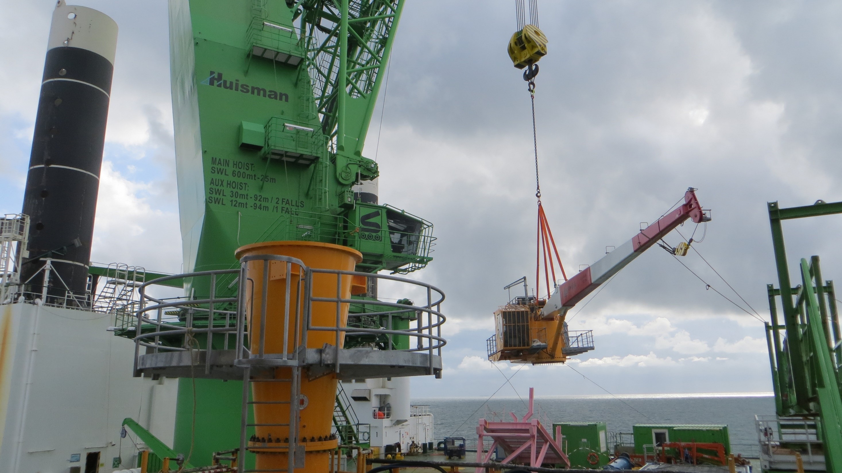Replacing cranes can be performed effectively by crane vessels and jack up barges. Have Conbit onsite to plan the operation, supervise the lift, perform the installation and commissionign the crane. Conbit will also perform the oad test and other system tests before performing the Initial inspection to meet statutory requirements.