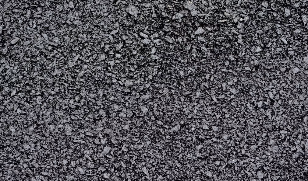 Asphalt mix for commercial parking lots and insulated dump truck transport