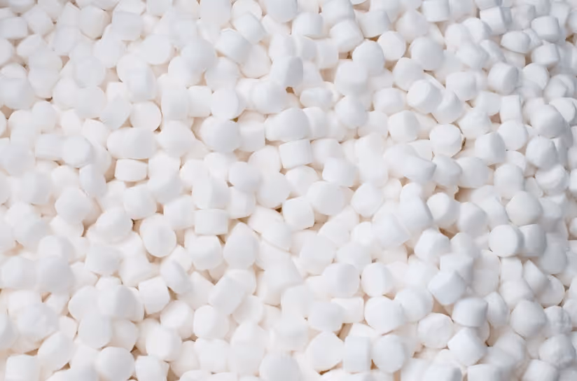 White calcium chloride pellets for commercial ice melting and professional winter maintenance