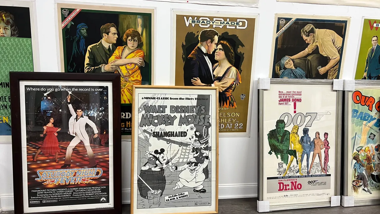 iKON Gallery inside view of posters