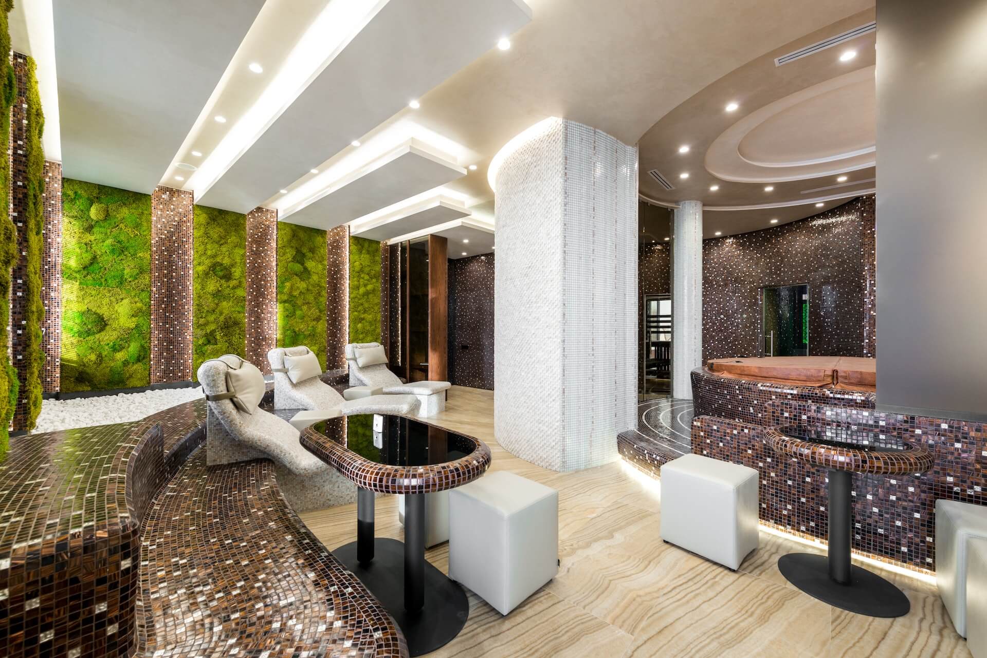 Rosello - Travel Webflow template for a wellness hotel