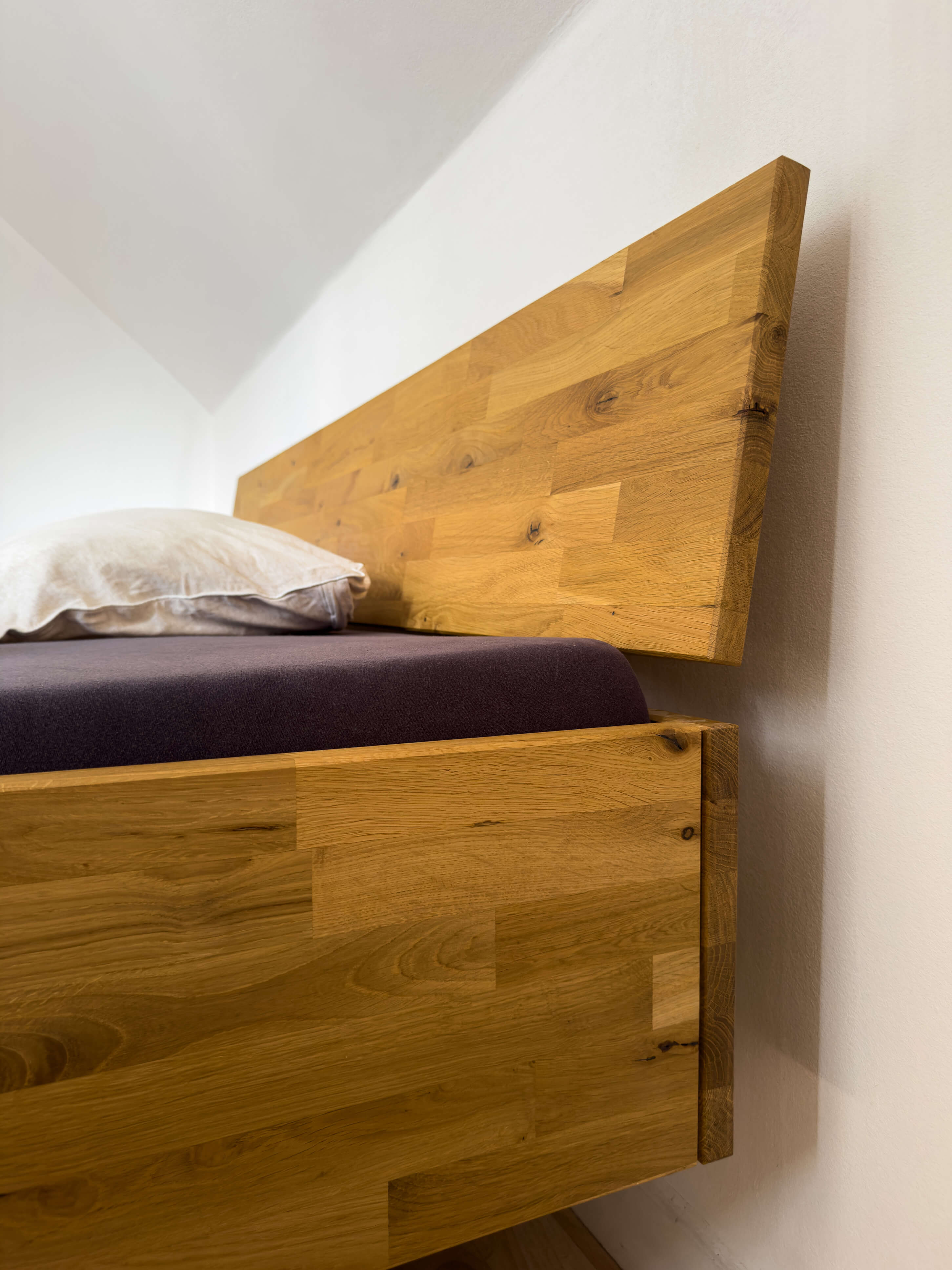 Ubora Bett Kulala – minimalistisches Designbett aus Eiche