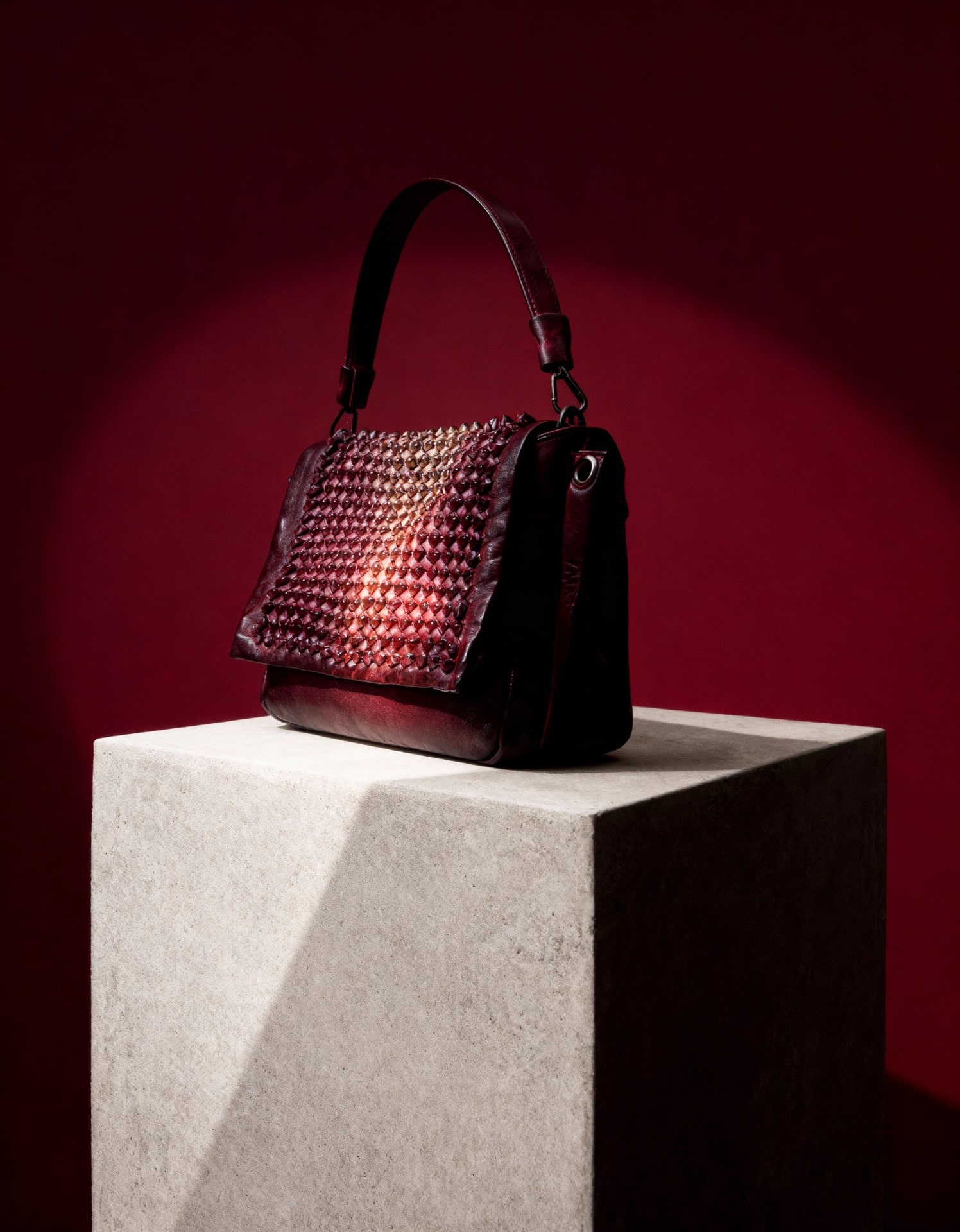 Photo of the second bag in a studio-like environment