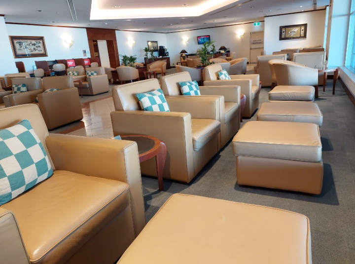 Sydney airport premium lounges — professional airport transfers available Qantas First Lounge Sydney — luxury airport transport services Executive airport transfers — premium lounge access transportation Business airport transfers — professional chauffeur services Sydney Sydney international terminal lounges — door to door transfer services Premium airport transport — luxury car services for lounge access Corporate airport transfers — executive transportation to Sydney lounges