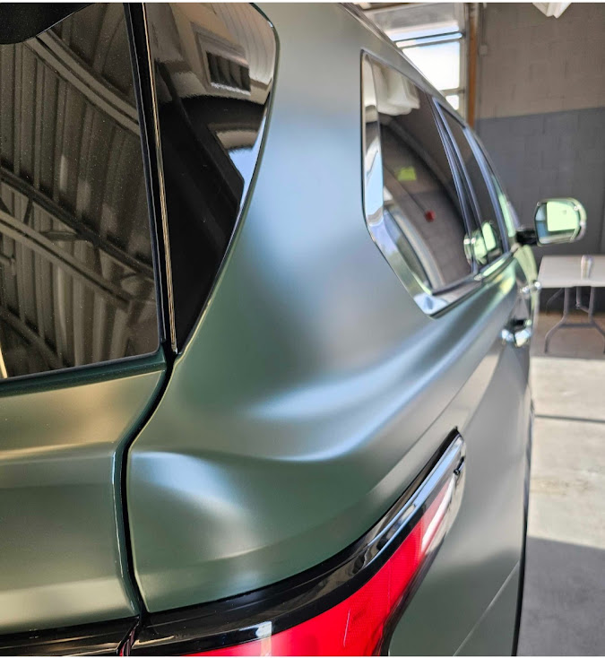 image of a car exterior detailing service