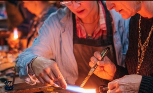 Lampwork Jewellery Making Class in London – 1-Hour Jewellery Taster