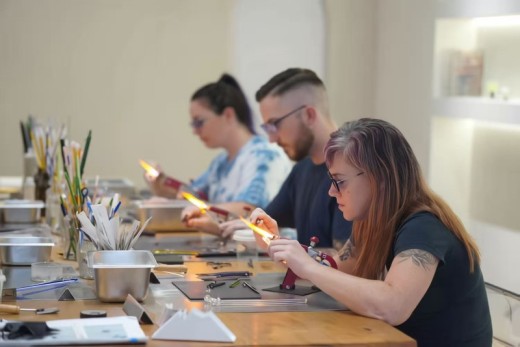 Glass Flower Making Workshop in London – 2-Hour Creative Class