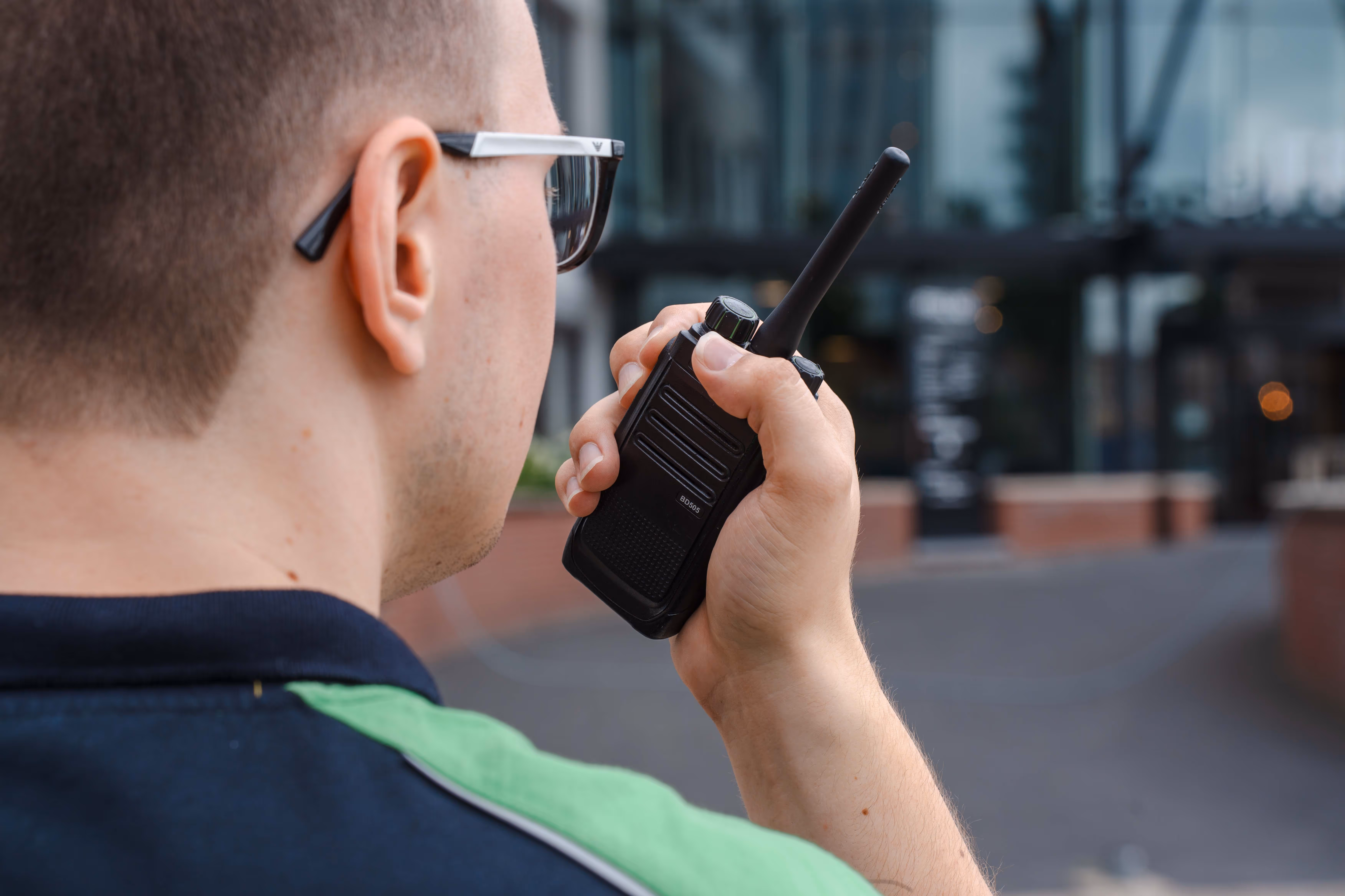 beveiliger in de haven