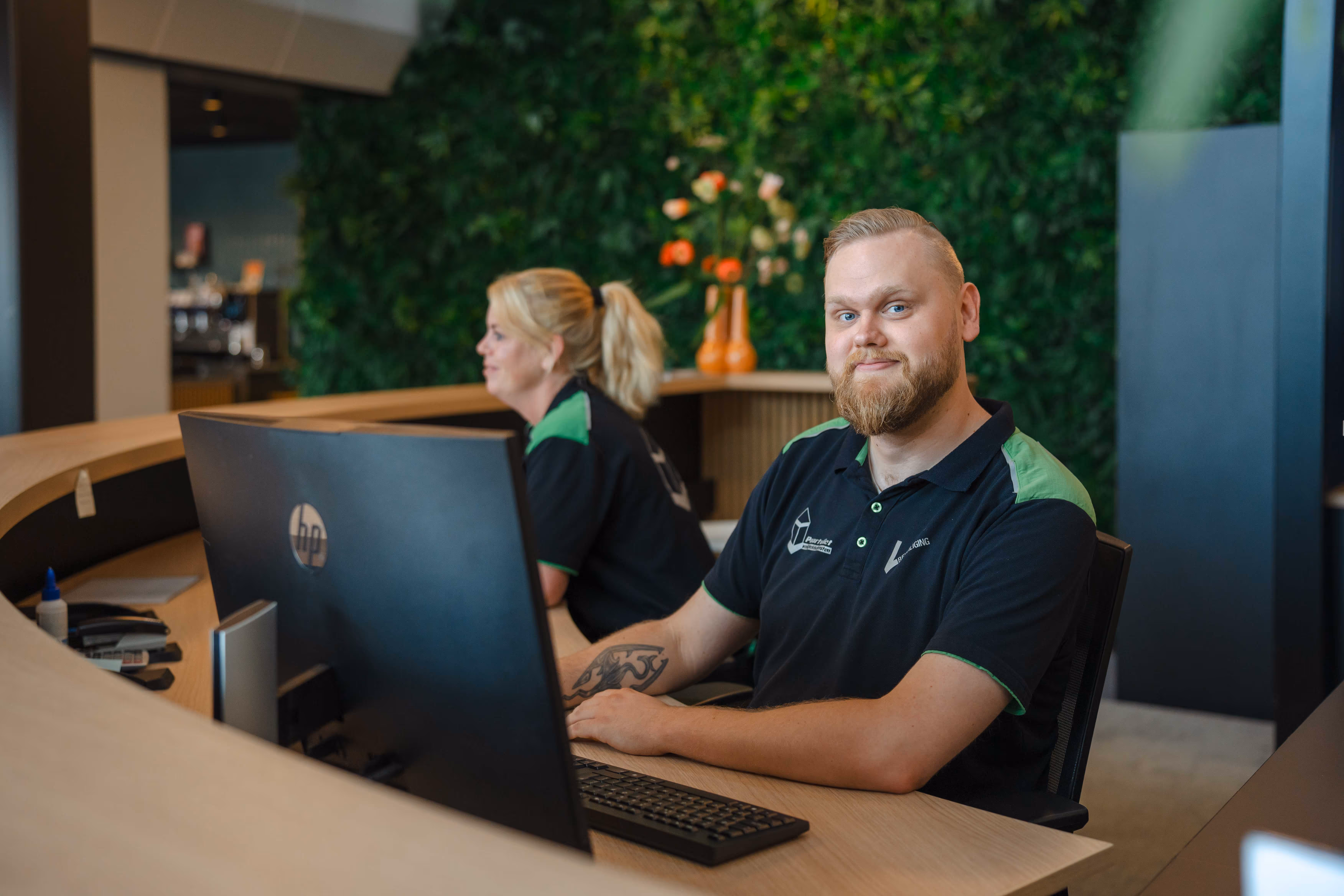 beveiliger in de datacenter