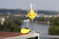 Mango flavoured popsecco