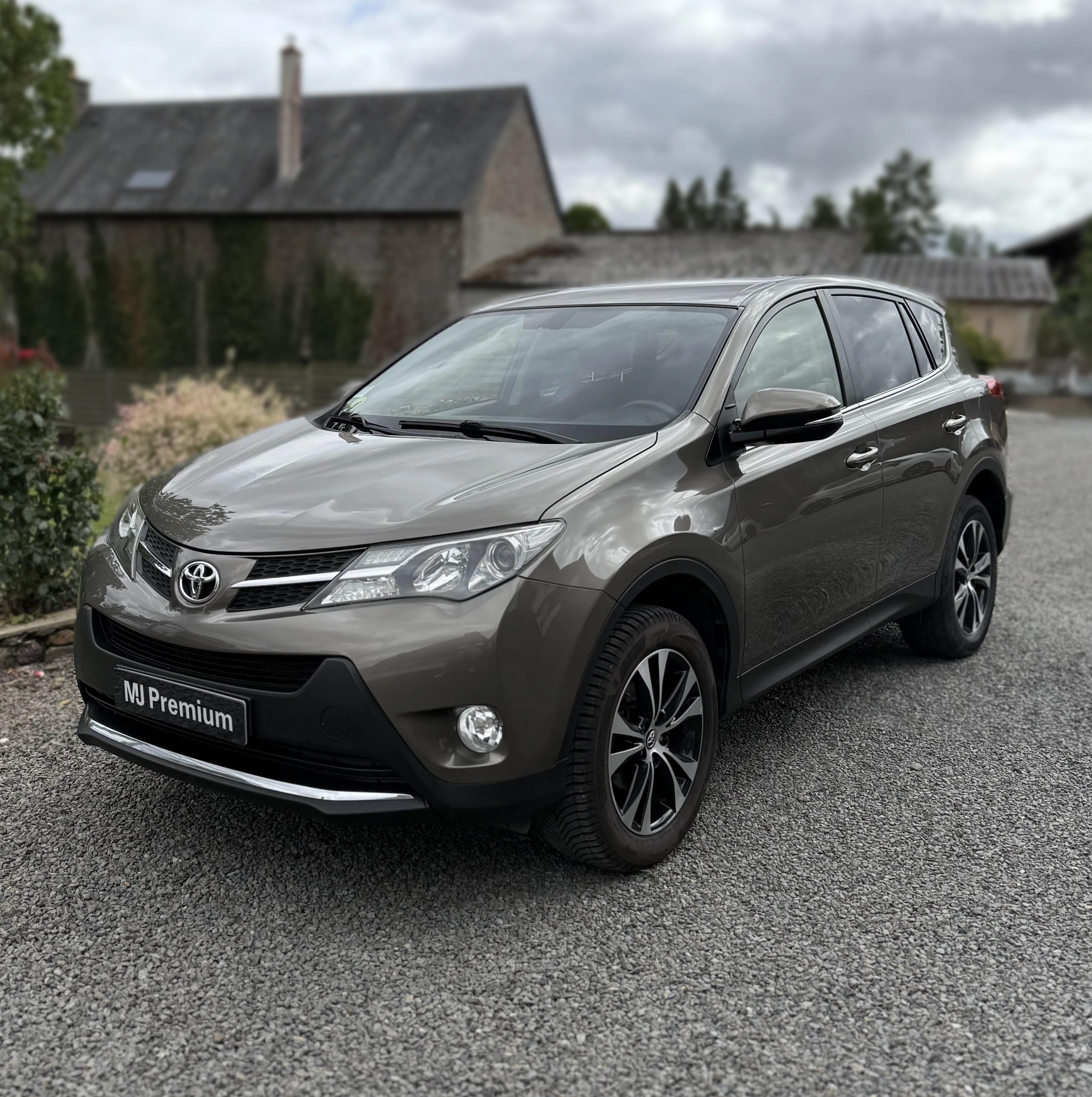 Voiture Toyota RAV4 Disponible