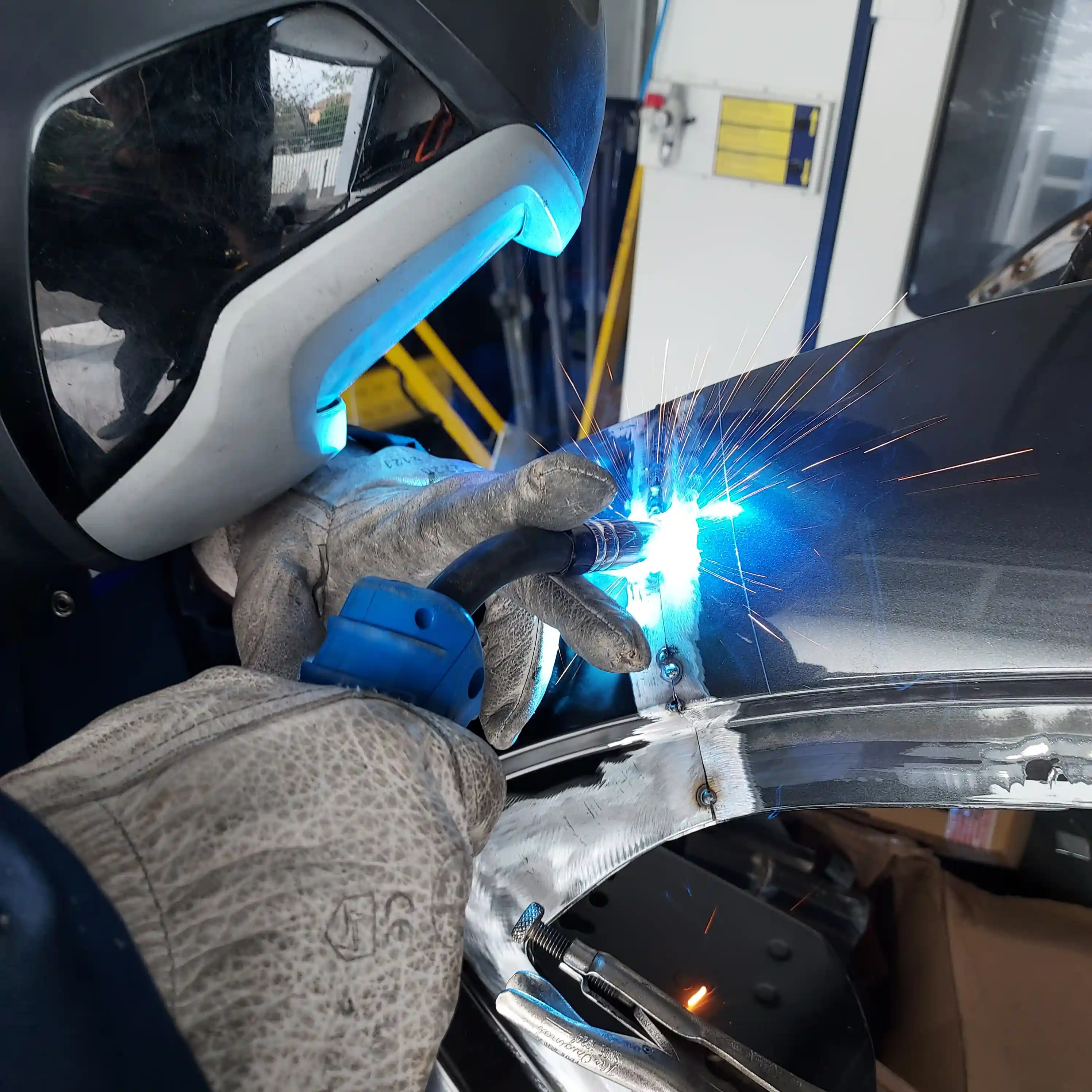 La rentabilité d'un atelier de carrosserie passe par une formation continue régulière.