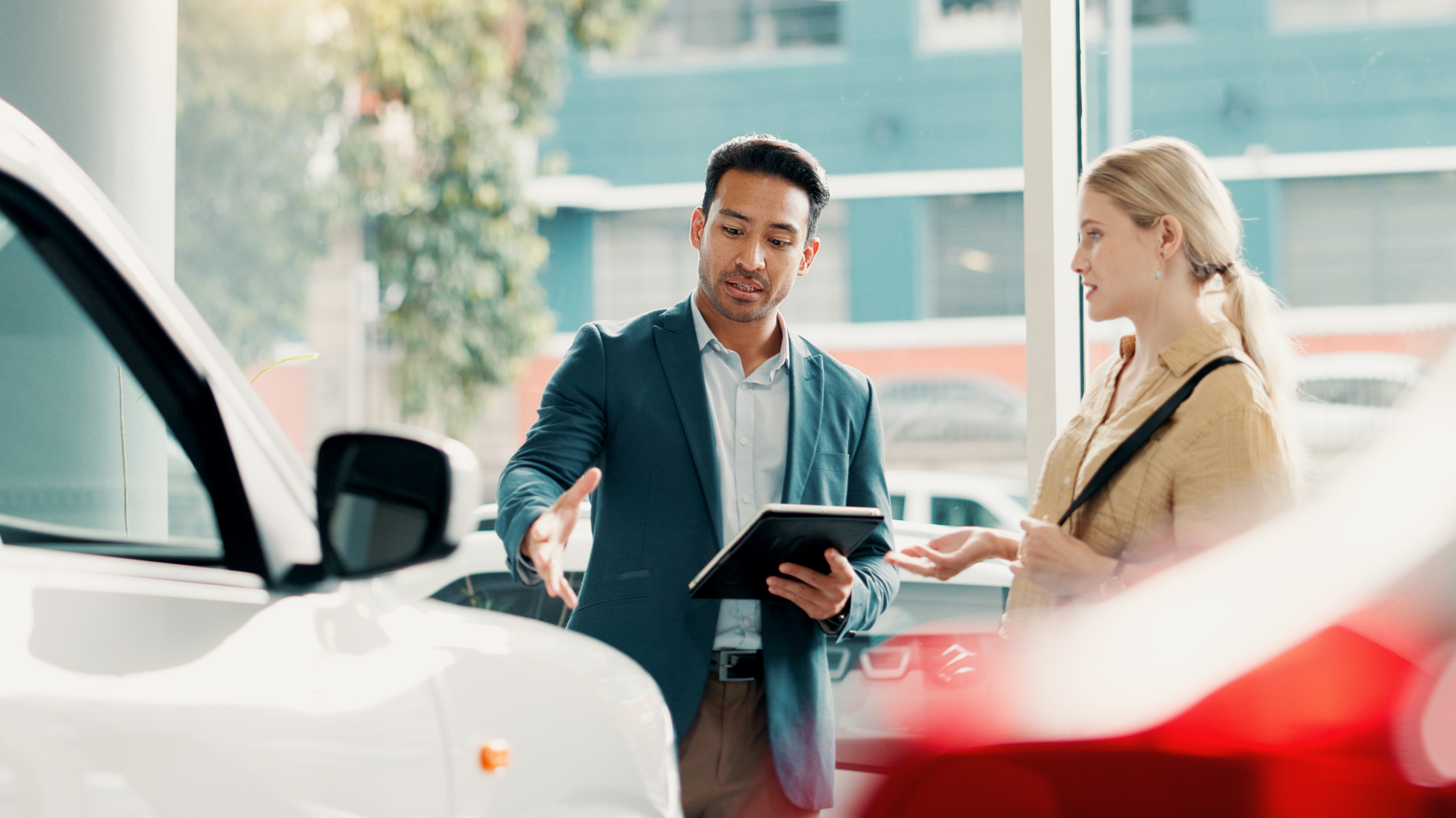 Les conseillers commerciaux automobiles peuvent se former tout au long de leur carrière grâce à Mobipolis.