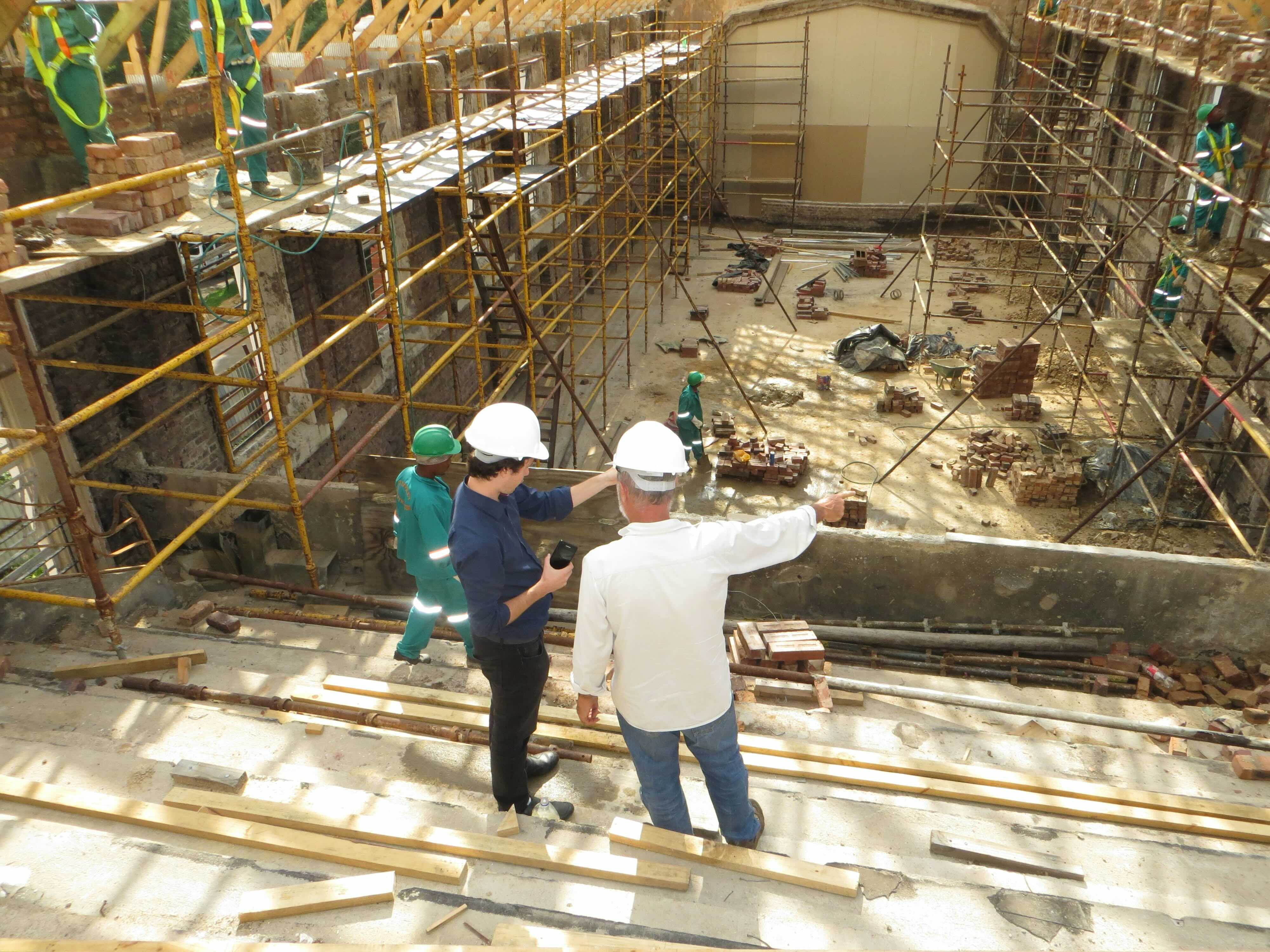 Bauleiter auf der Baustelle