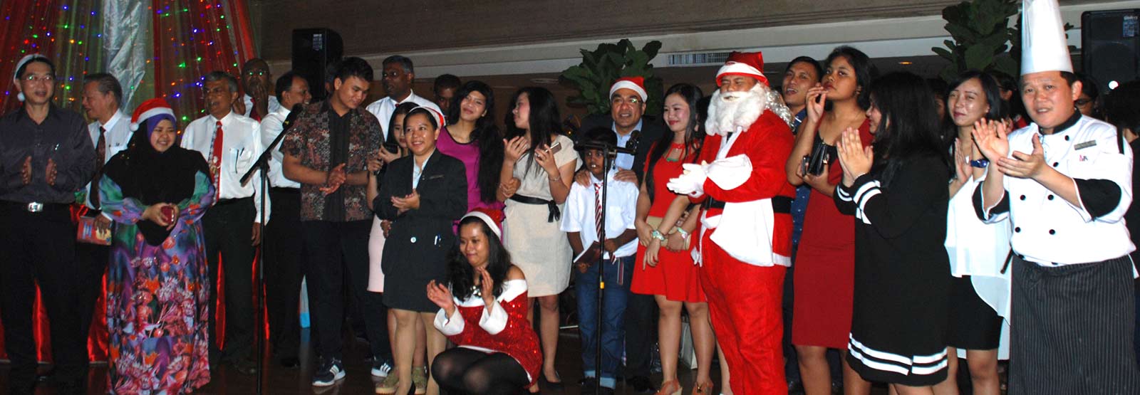 Christmas Caroling At Berjaya Waterfront Hotel, Johor Bahru