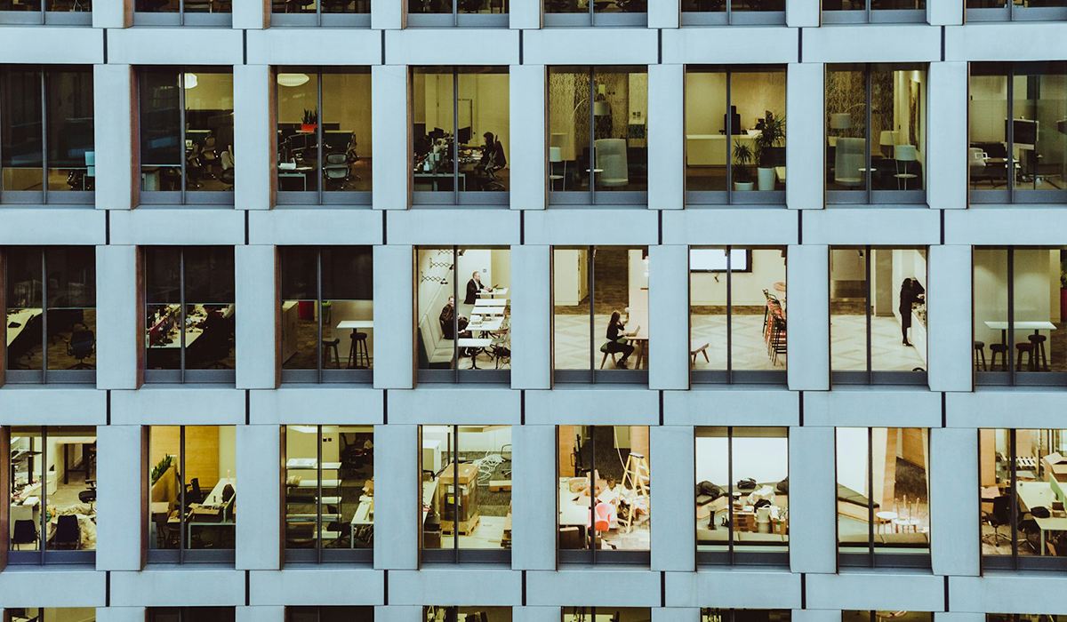 Enterprise financial institution secures 100K+ assets across 500+ accounts