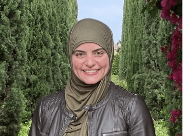 [headshot] image of customer (for a mosques)