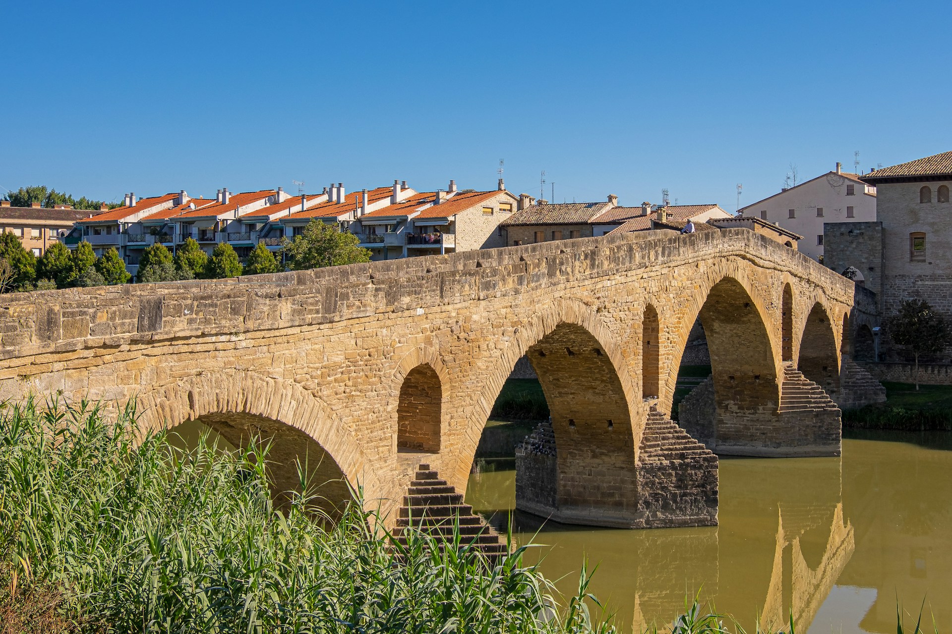 Puente la Reina | Photo by Burkard Meyendriesch on Unsplash