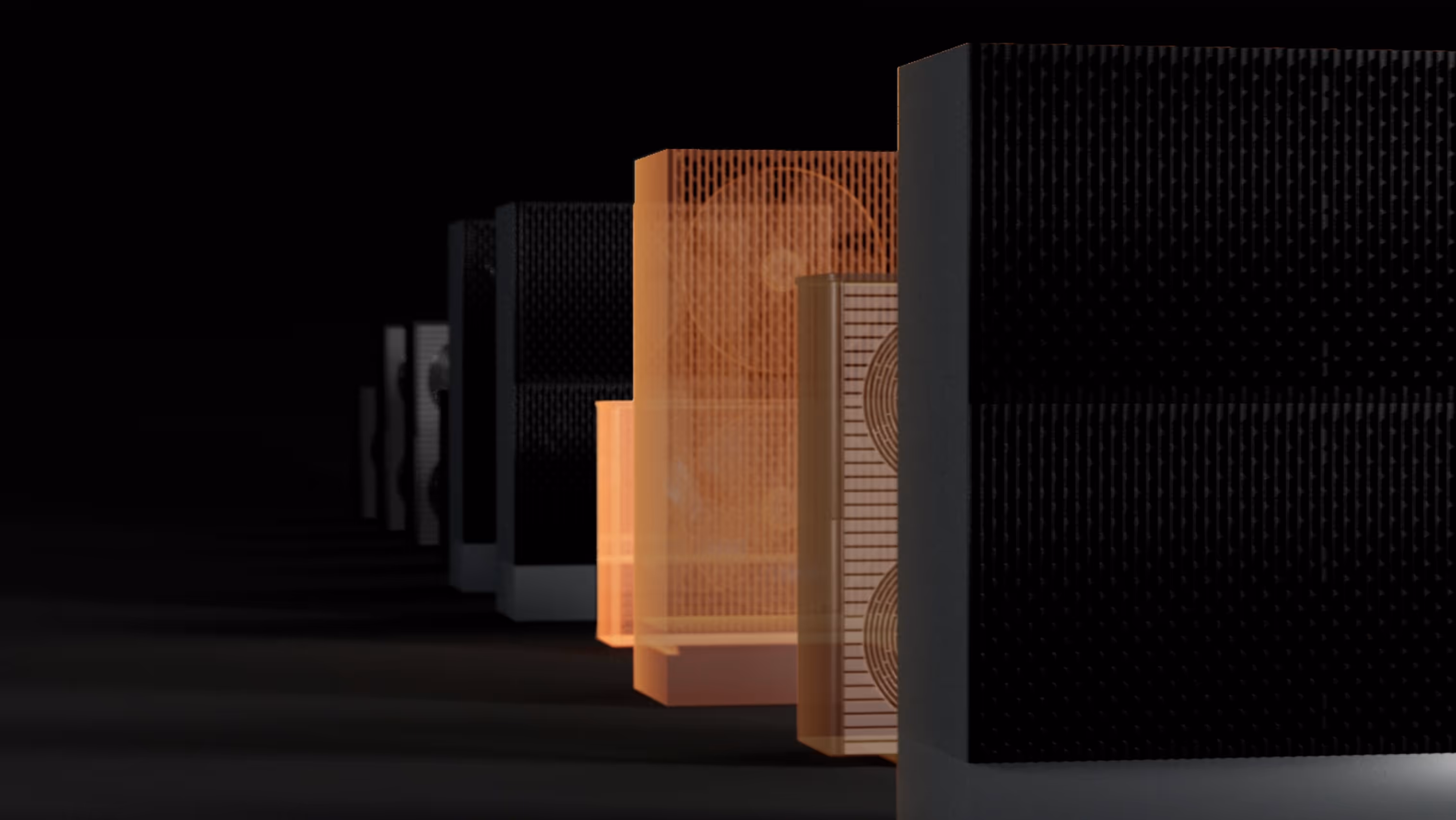 Reihe moderner Wärmepumpen in gestaffelter Darstellung auf schwarzem Hintergrund – Fokus auf Designvielfalt und technische Entwicklung.