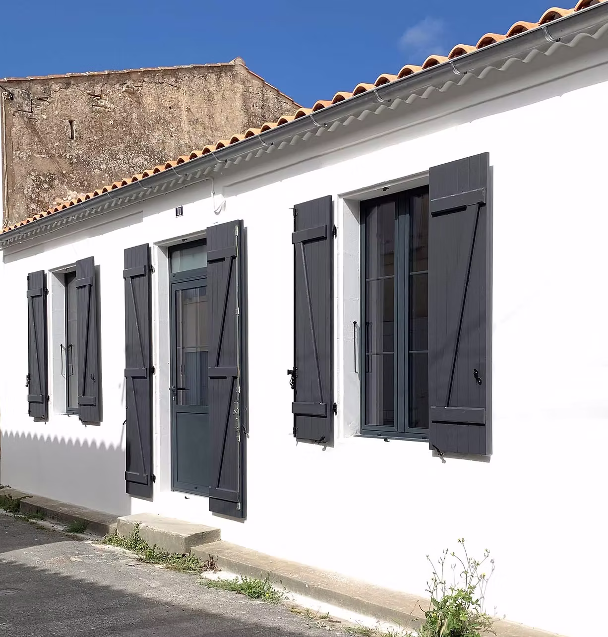 Rénovation totale d'une maison de bourg charentaise, rue Saint Dominique