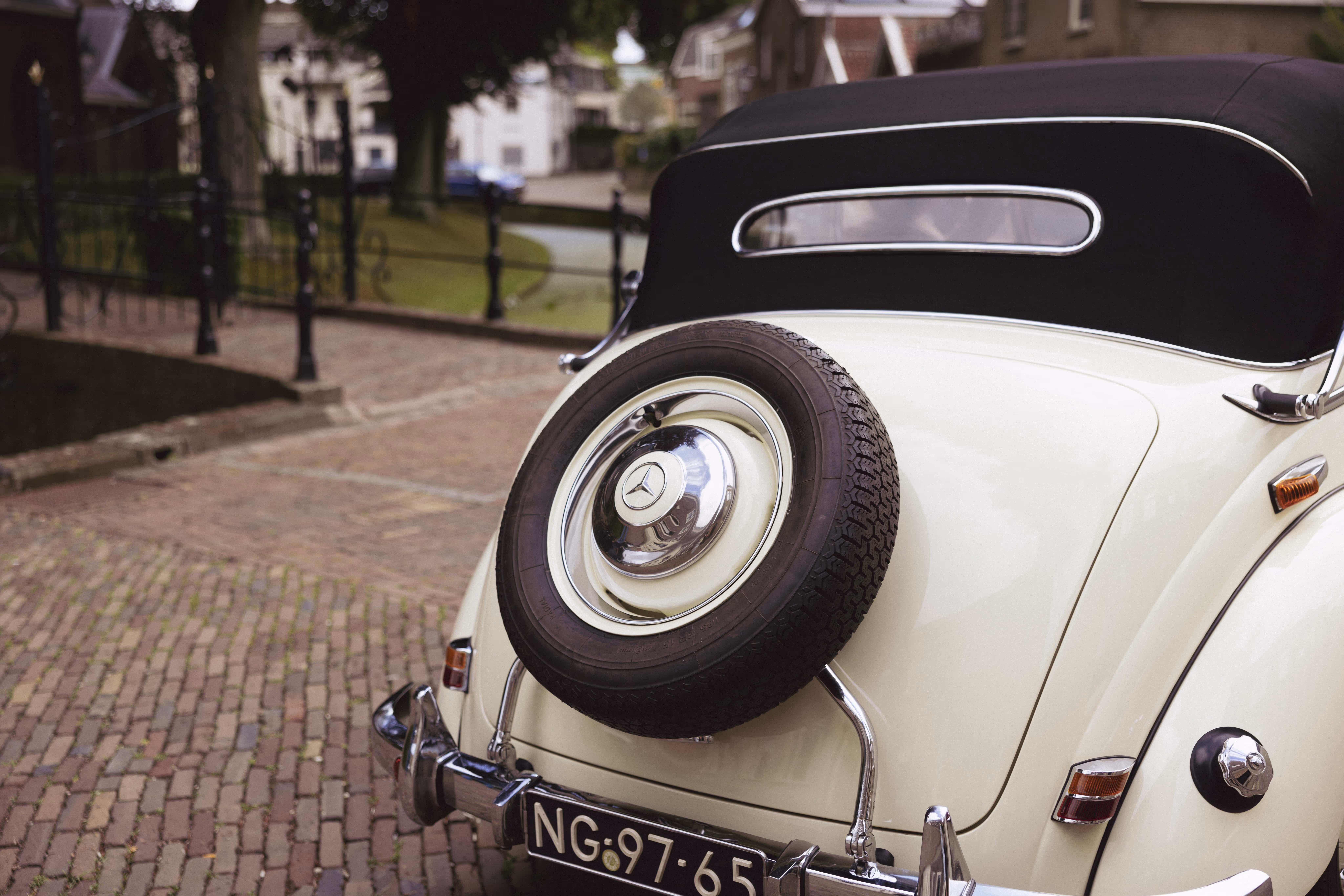 klassieke mercedes benz trouwauto huren