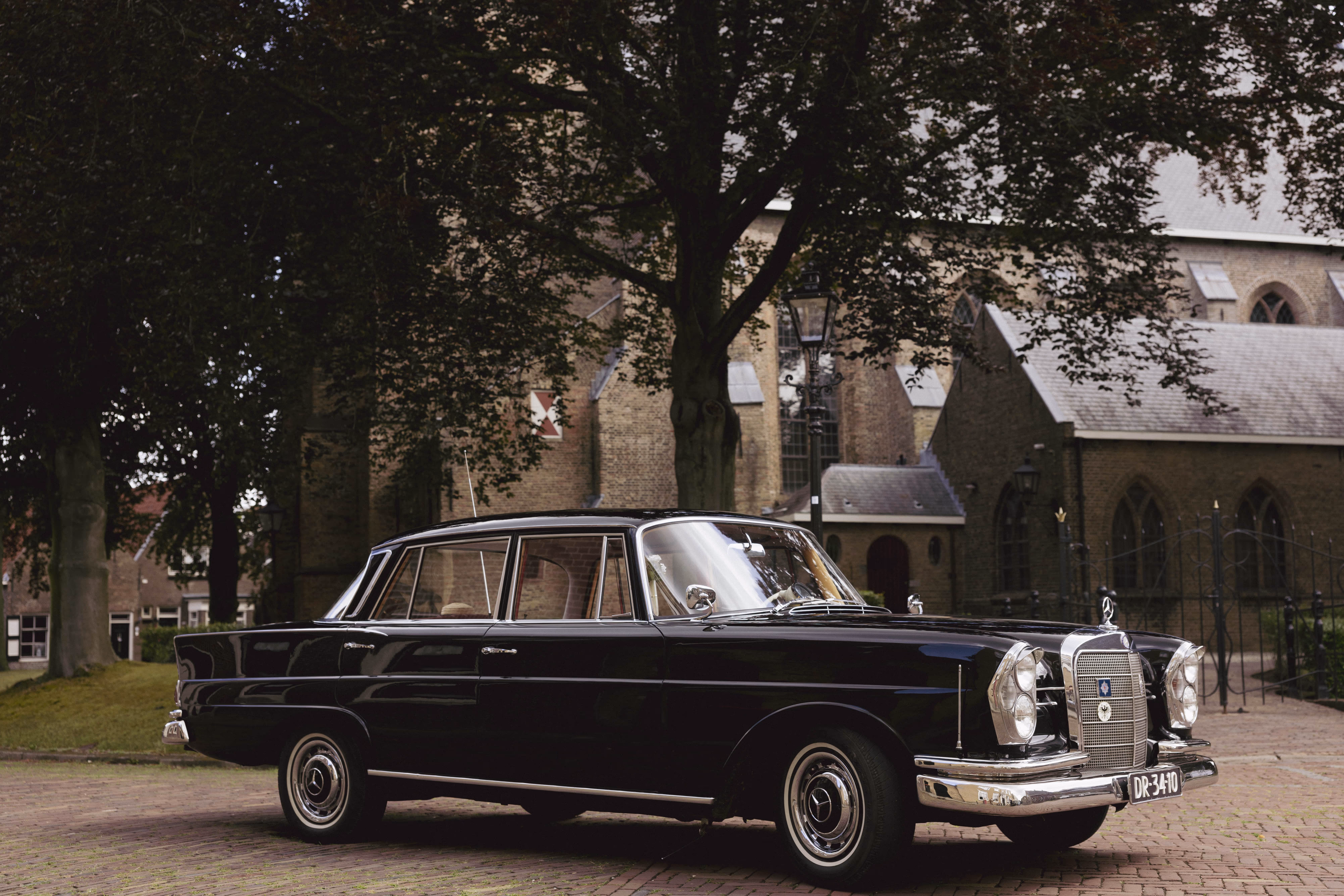 klassieke mercedes benz trouwauto huren