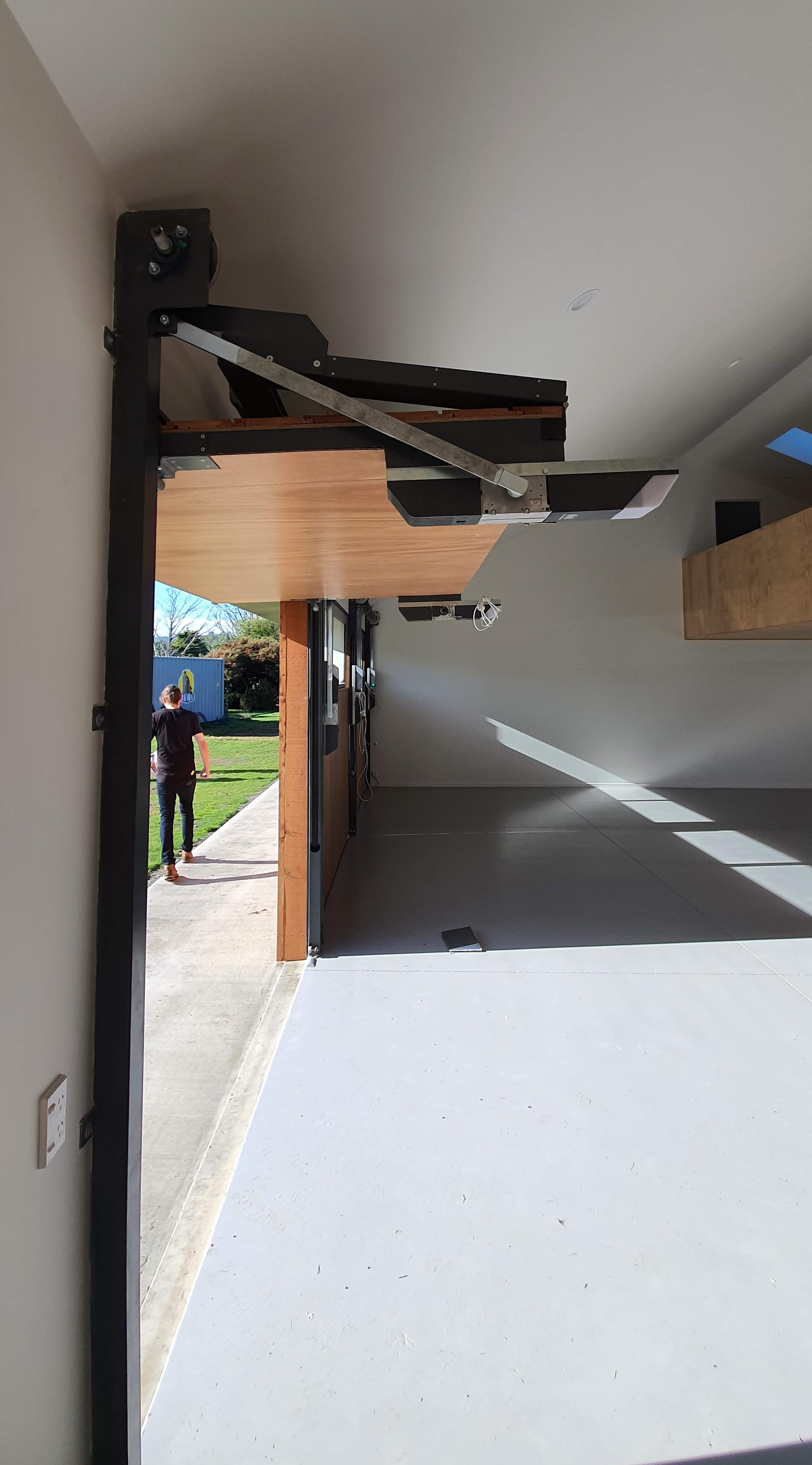Offset bifolding door cross section image