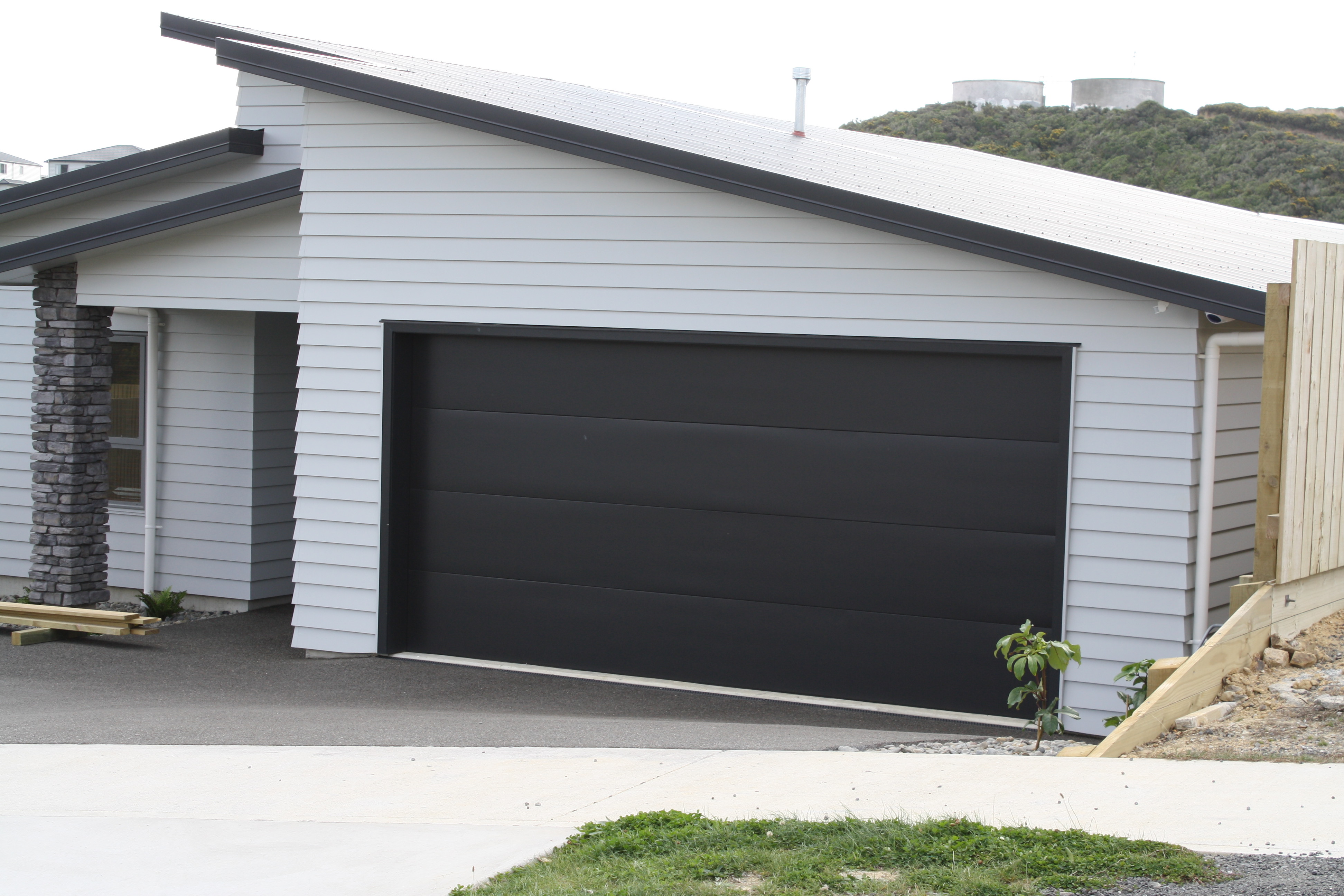 Duke Flat Panel Sectional Door