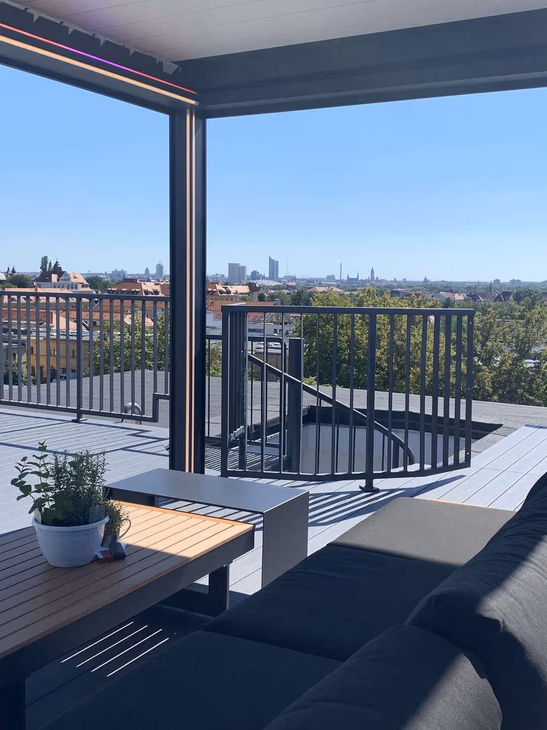 Schickes Penthouse in Gohlis - Blick zur Treppe