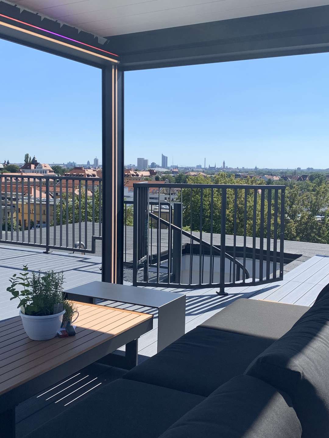Schickes Penthouse in Gohlis - Blick zur Treppe