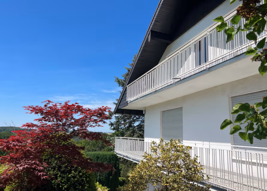 Wundervolles Einfamilienhaus mit Einliegerwohnung - Hausansicht vom Garten