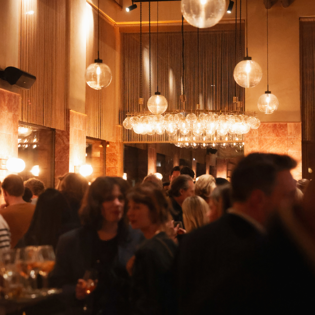 The Blue Room at Le Grand George, intimate dining space in Amsterdam Zuid for small groups.