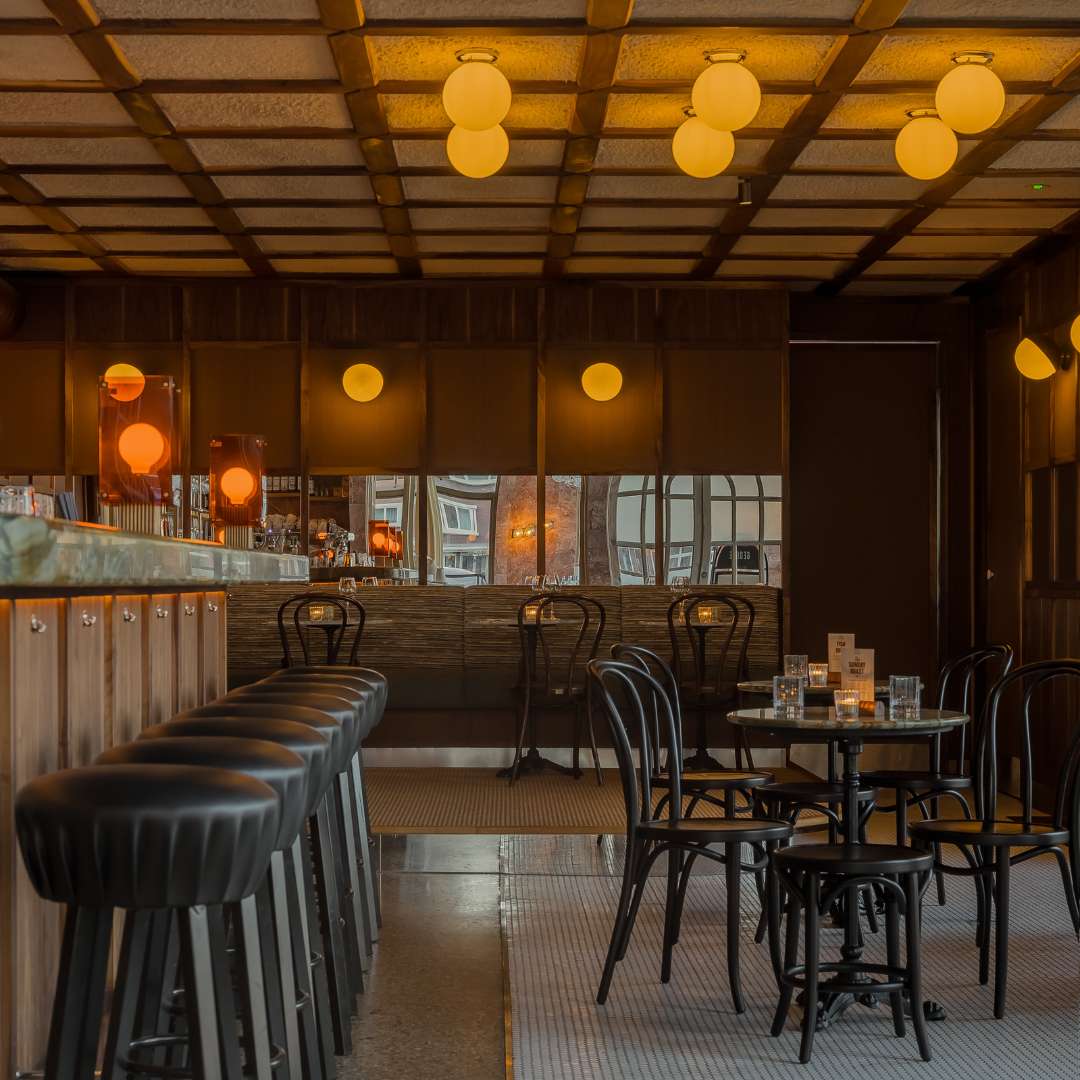 The Blue Room at Le Grand George, intimate dining space in Amsterdam Zuid for small groups.