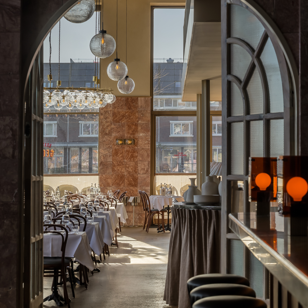 The Blue Room at Le Grand George, intimate dining space in Amsterdam Zuid for small groups.