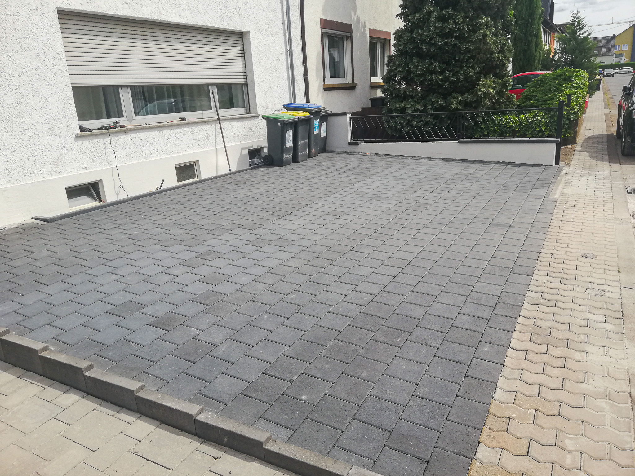 Saargrün Saarland Einfahrten Terrassen Pflasterarbeiten