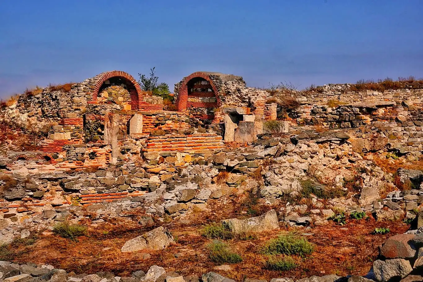 Canaralele Hârșovei - stânci calcaroase pe malul Dunării