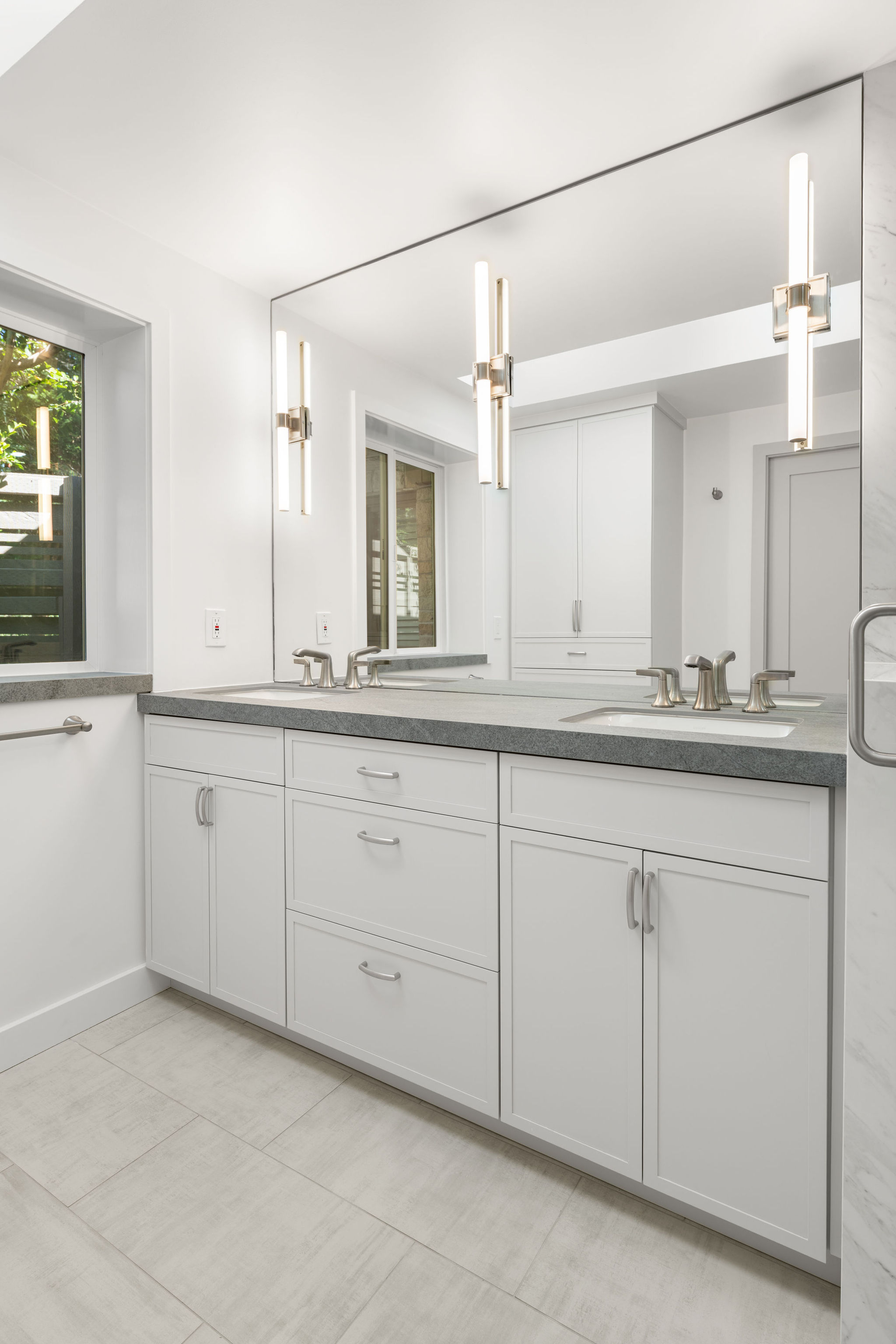 Complete Bath Systems & Finishes in Woodway After