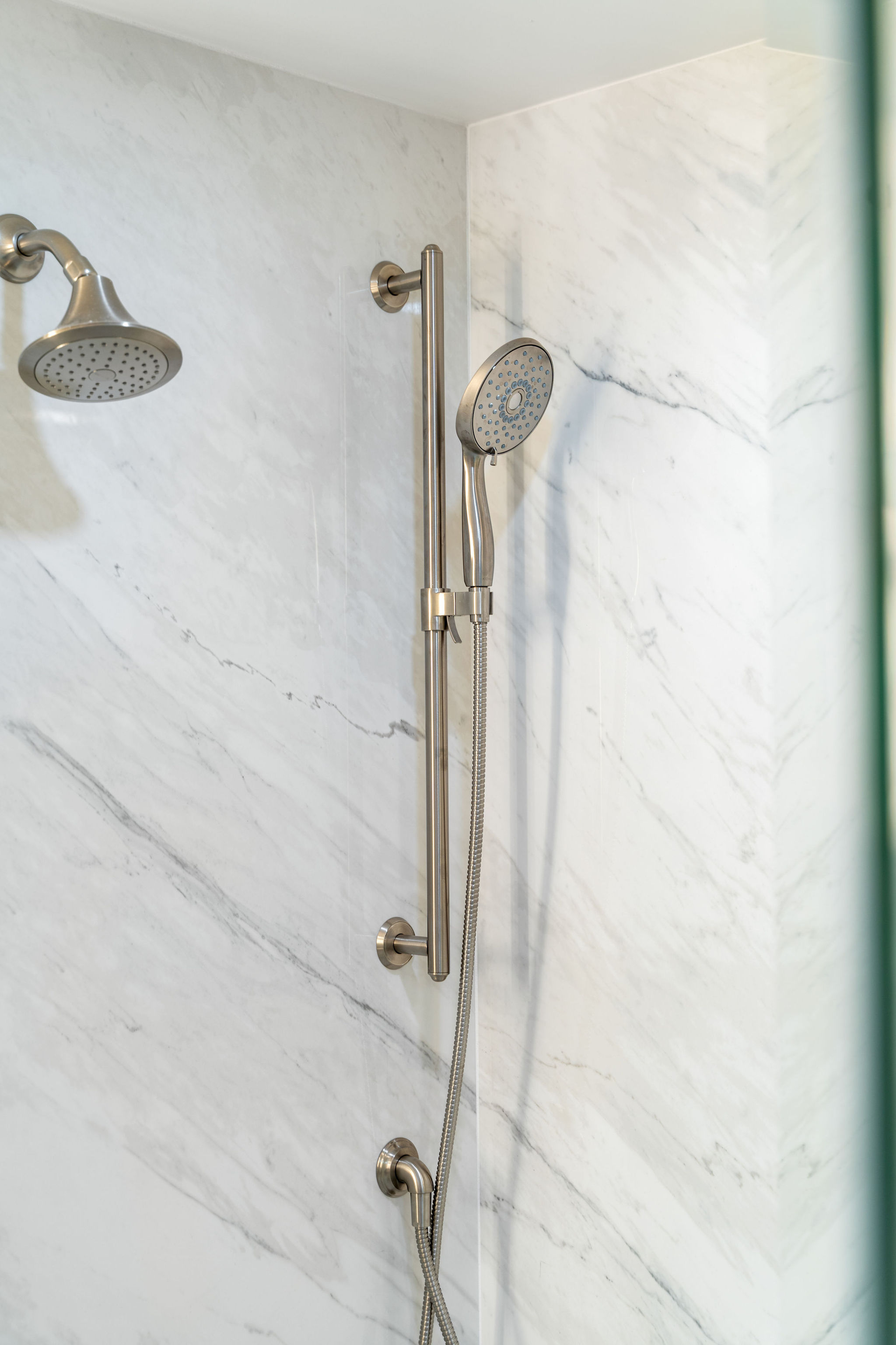 Complete Bath Systems & Finishes in Woodway After