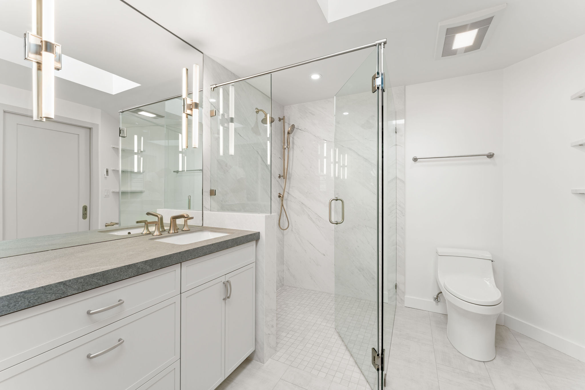 Complete Bath Systems & Finishes in Woodway After