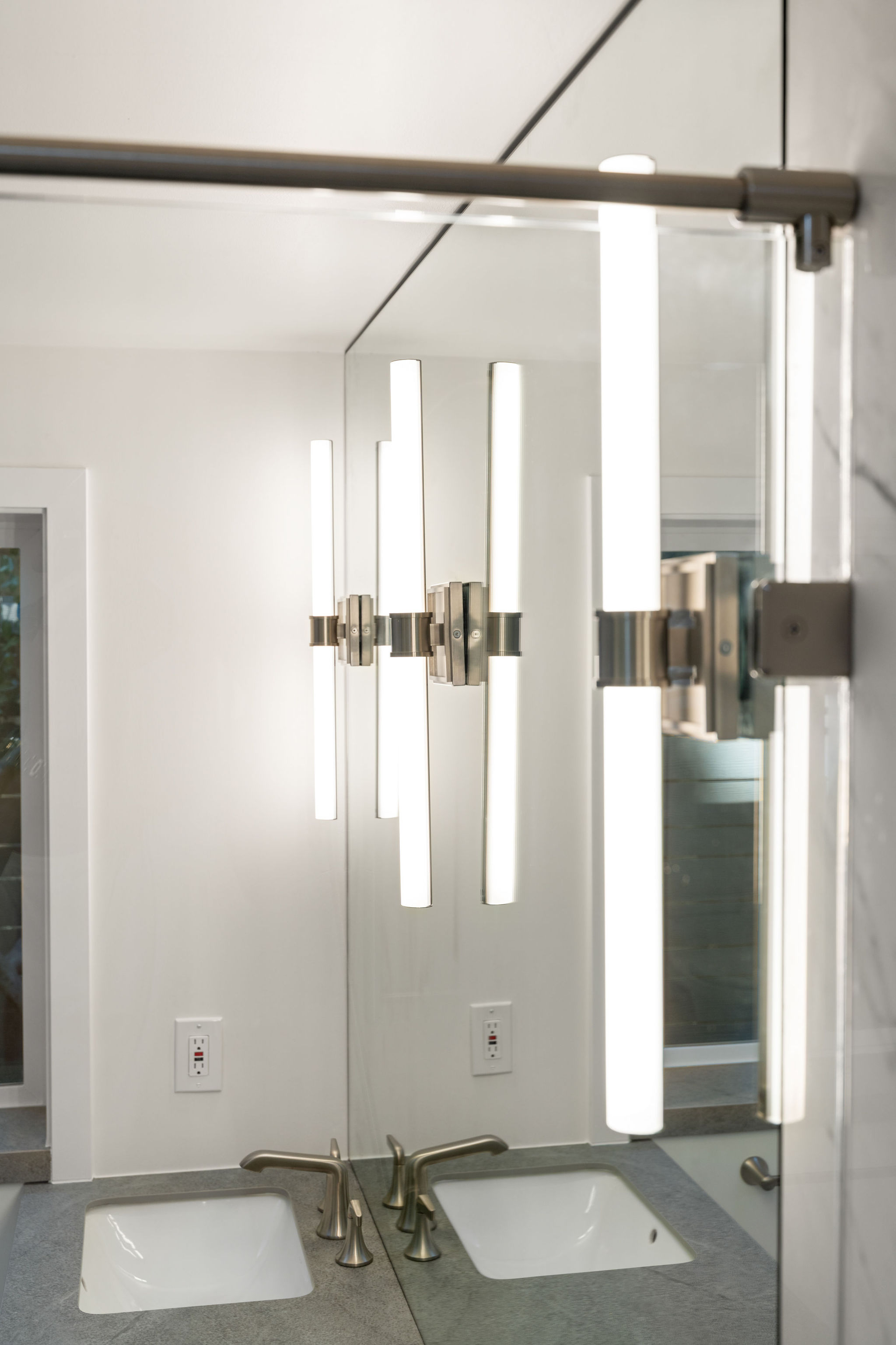 Complete Bath Systems & Finishes in Woodway After