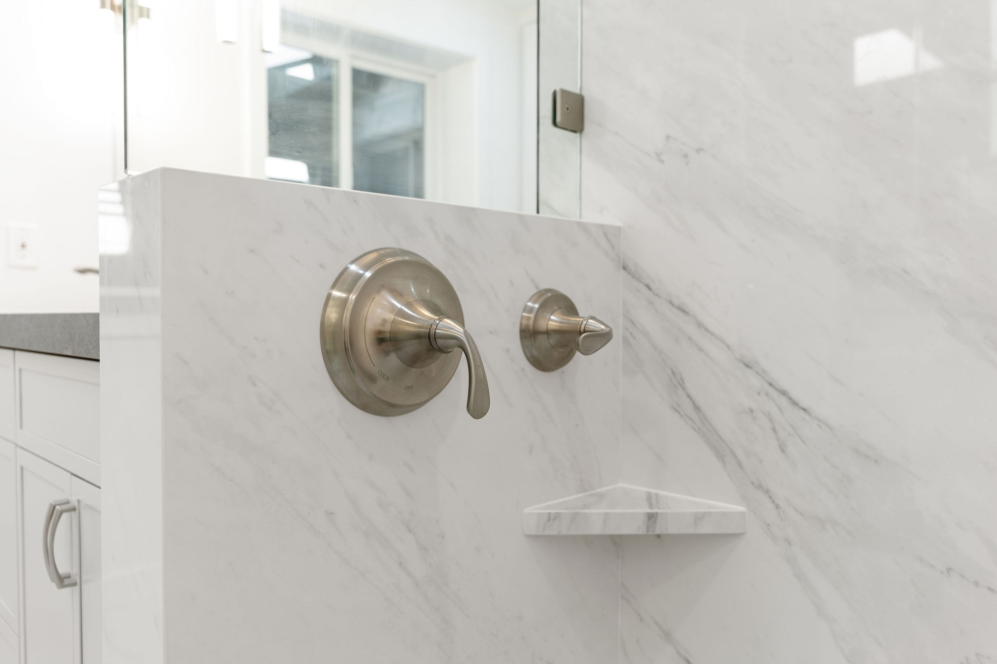 Complete Bath Systems & Finishes in Woodway After