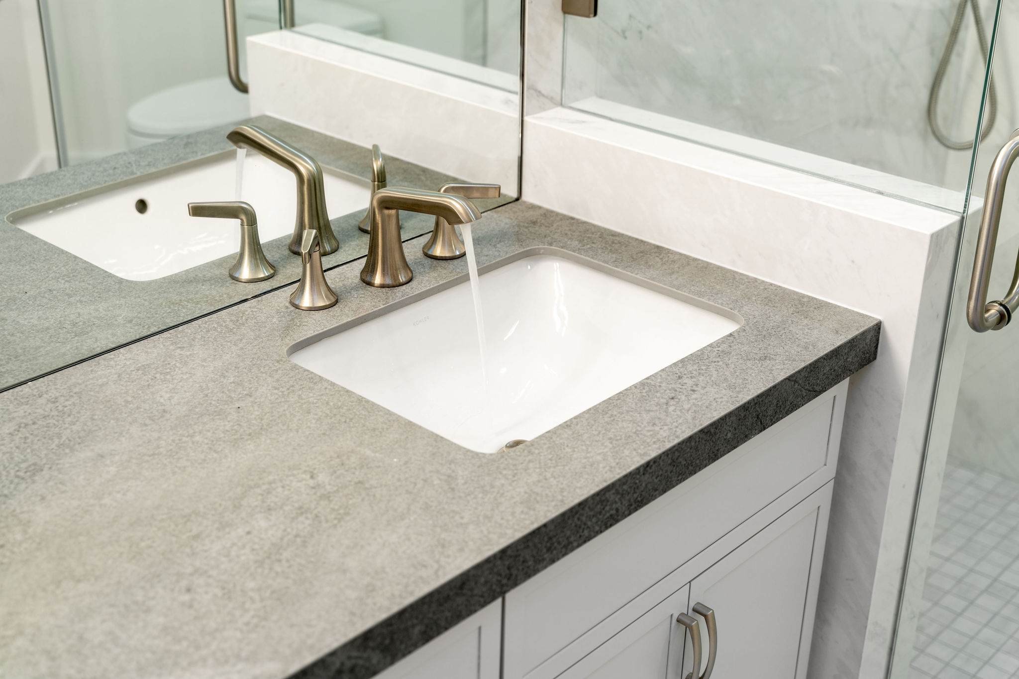 Complete Bath Systems & Finishes in Woodway After