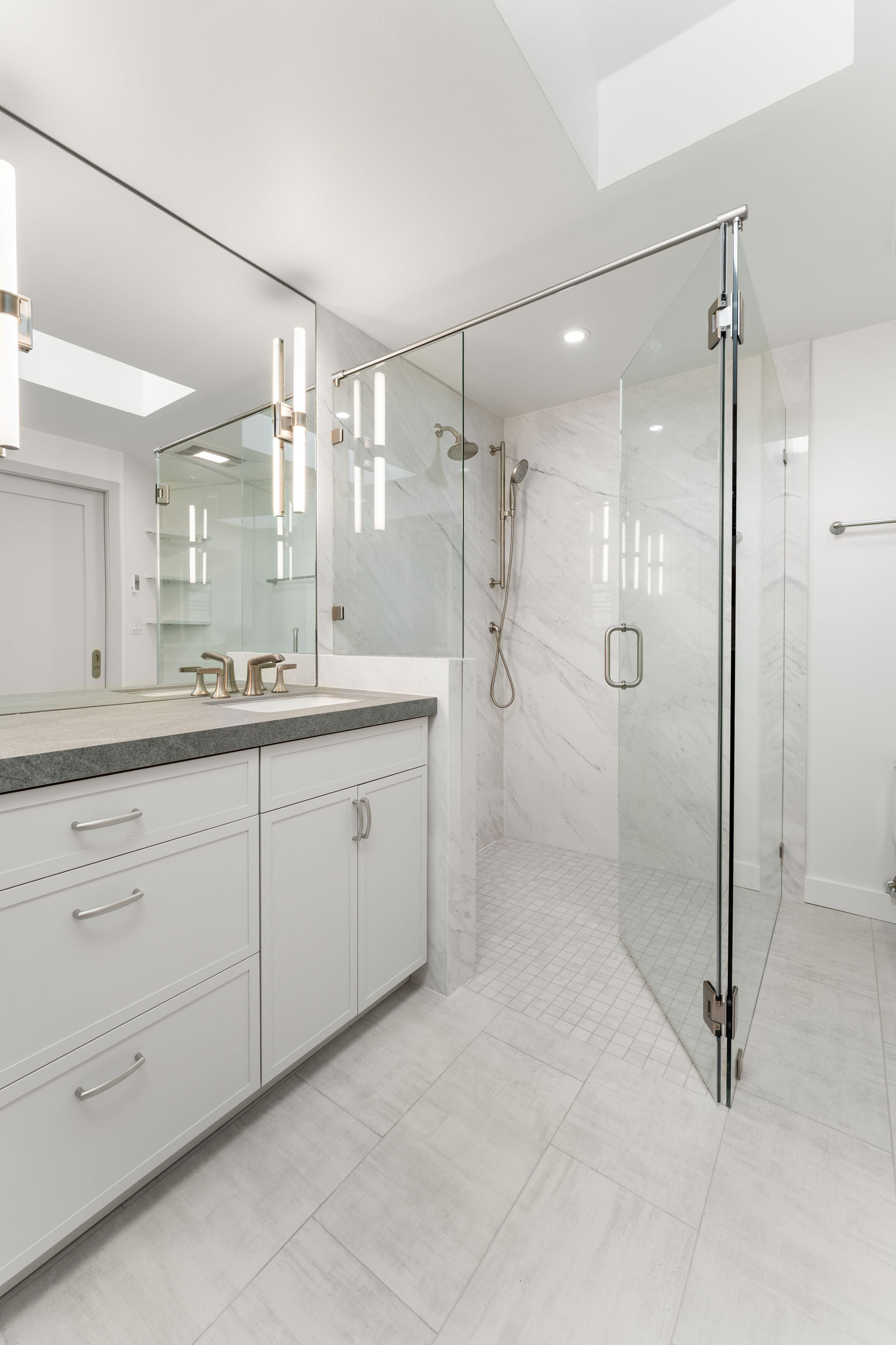 Complete Bath Systems & Finishes in Woodway After